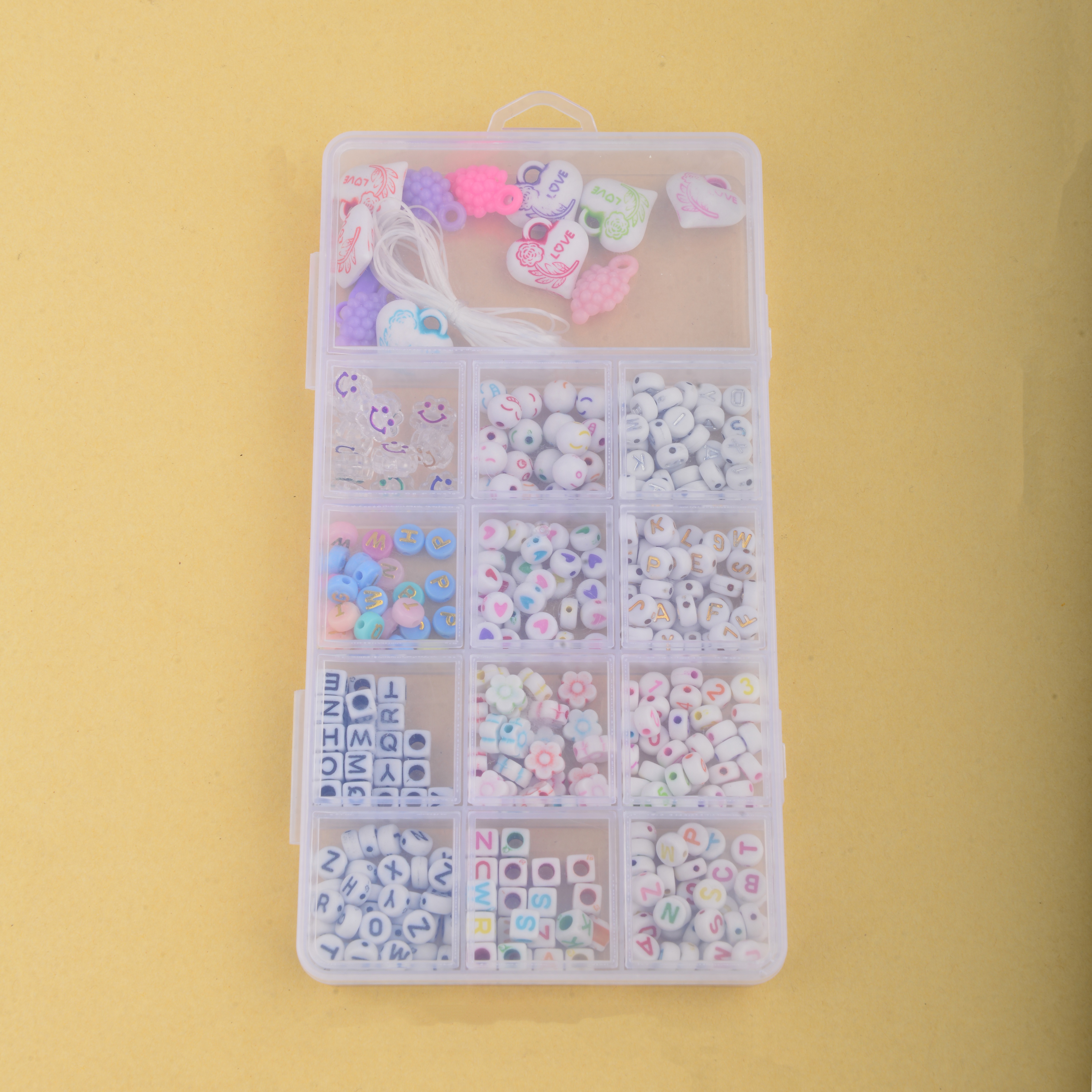 Children's educational colored acrylic bead concentration training DIY beaded bracelet and necklace making set box Application Scenario