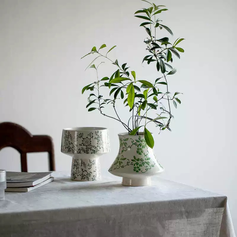 Blue and white porcelain pattern Phalaenopsis ceramic flowerpot, Chinese-style interior decoration, retro porcelain, universal basin for green plants and flowers, vase ornament, vase decoration, ceramic vase, ceramic flowerpot, porcelain vase, simple vase, vase decoration pic 1