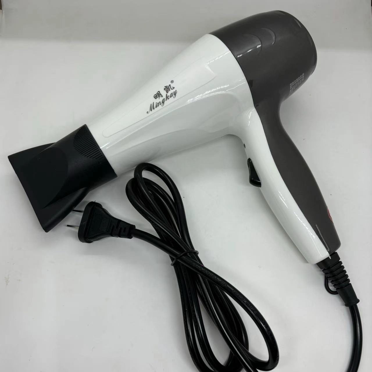 The new model of Mingkai hair dryer, which has passed the EMC national standard, comes in two colors and is convenient to carry Specification image