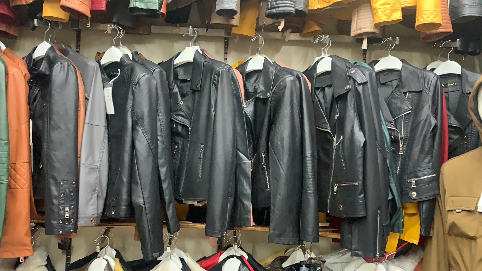 Yiwu Libo Clothing Store describe pic - 6