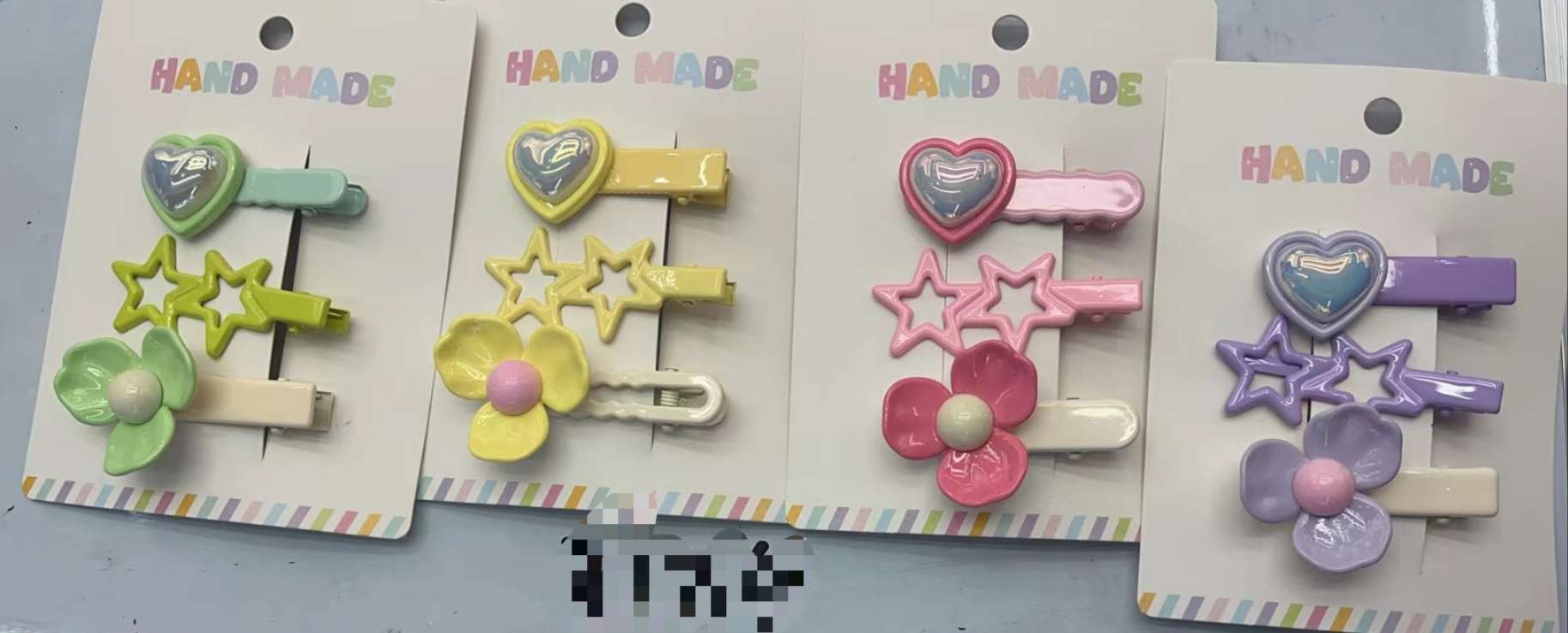 Labub acetate board grabber, popular little yellow duck hair band, hair accessory, head accessory, hair clip, unique design, fashionable accessory, light and portable, does not damage hair quality, hair clip, hair clip, Internet celebrity Specification image