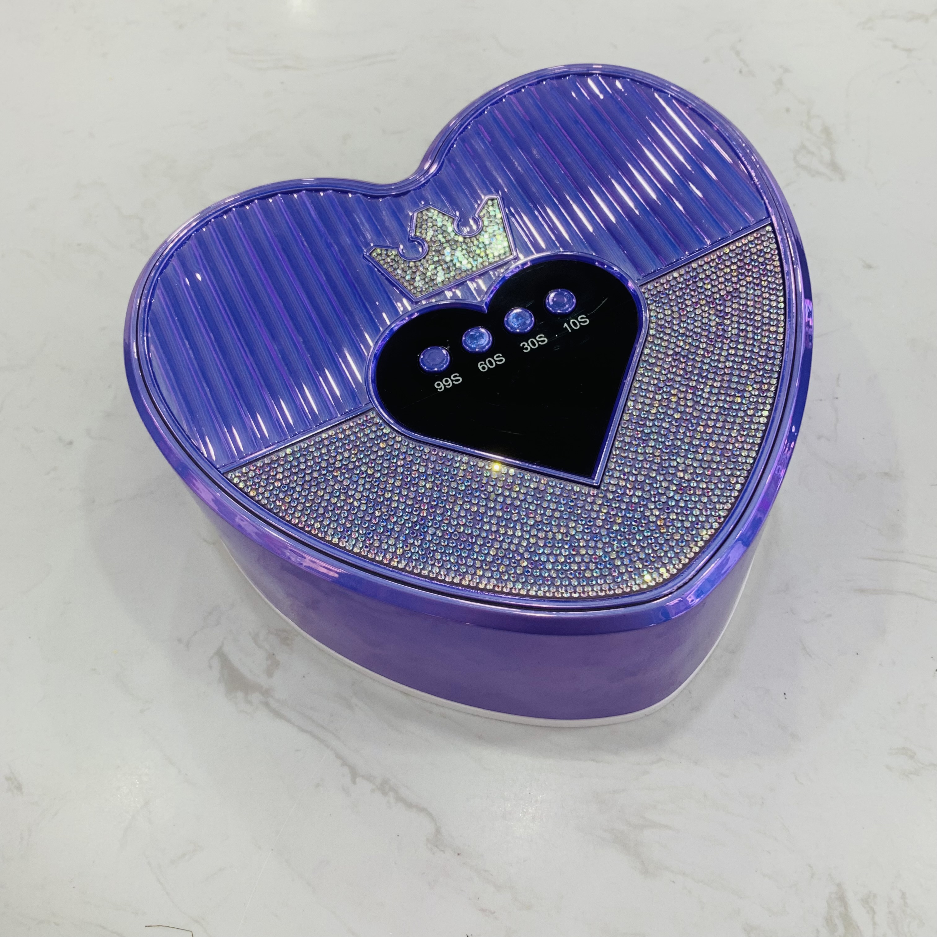 The new 288W high-power heart-shaped nail polish lamp features an intelligent sensor with 45 lamp beads and 4 timer Settings. The nail polish glue dries quickly without blackening your hands full figure