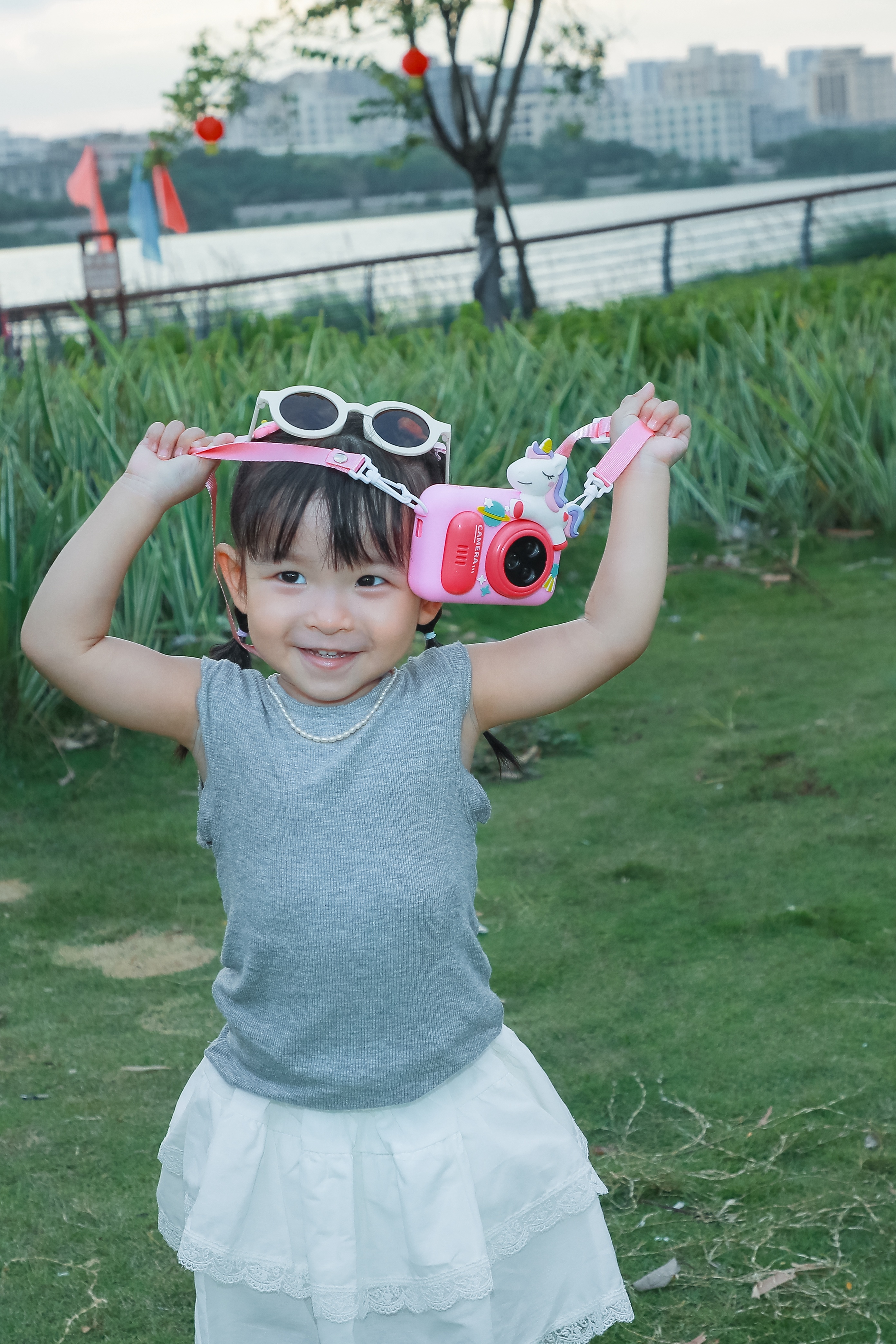 Children's camera can take high-definition pictures of cartoon toys, small single-lens reflex camera for students, new mini unicorn camera Specification image