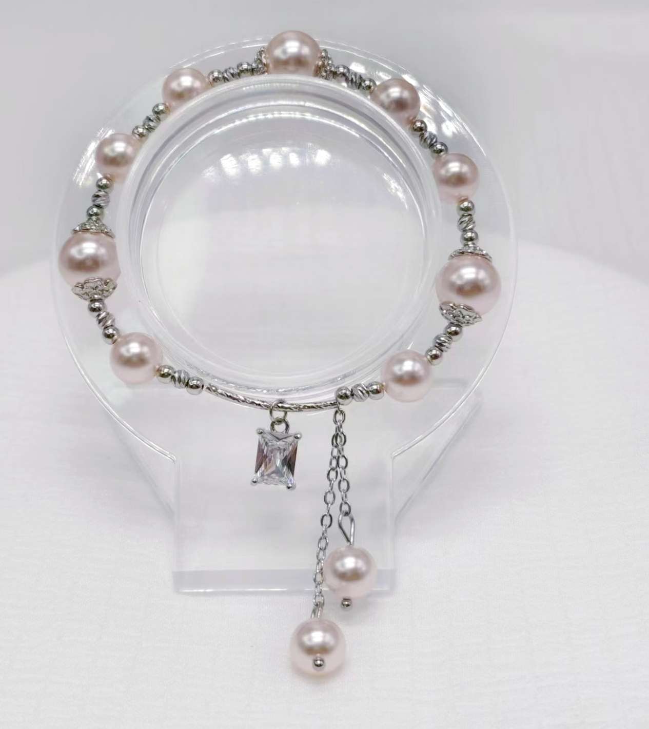 The Shijia pearl copper Bead Square Zircon bracelet features a high-end, mass-market, and light luxury design. It is a popular online hit with copper tube tassel ornaments detail image 6