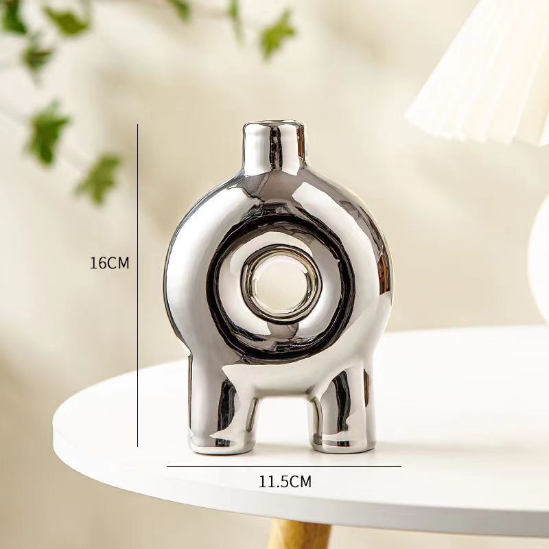 Modern home ceramic geometric art, simple Nordic ins vase, light luxury and high-end feel sample room living room decoration ornaments Application Scenario
