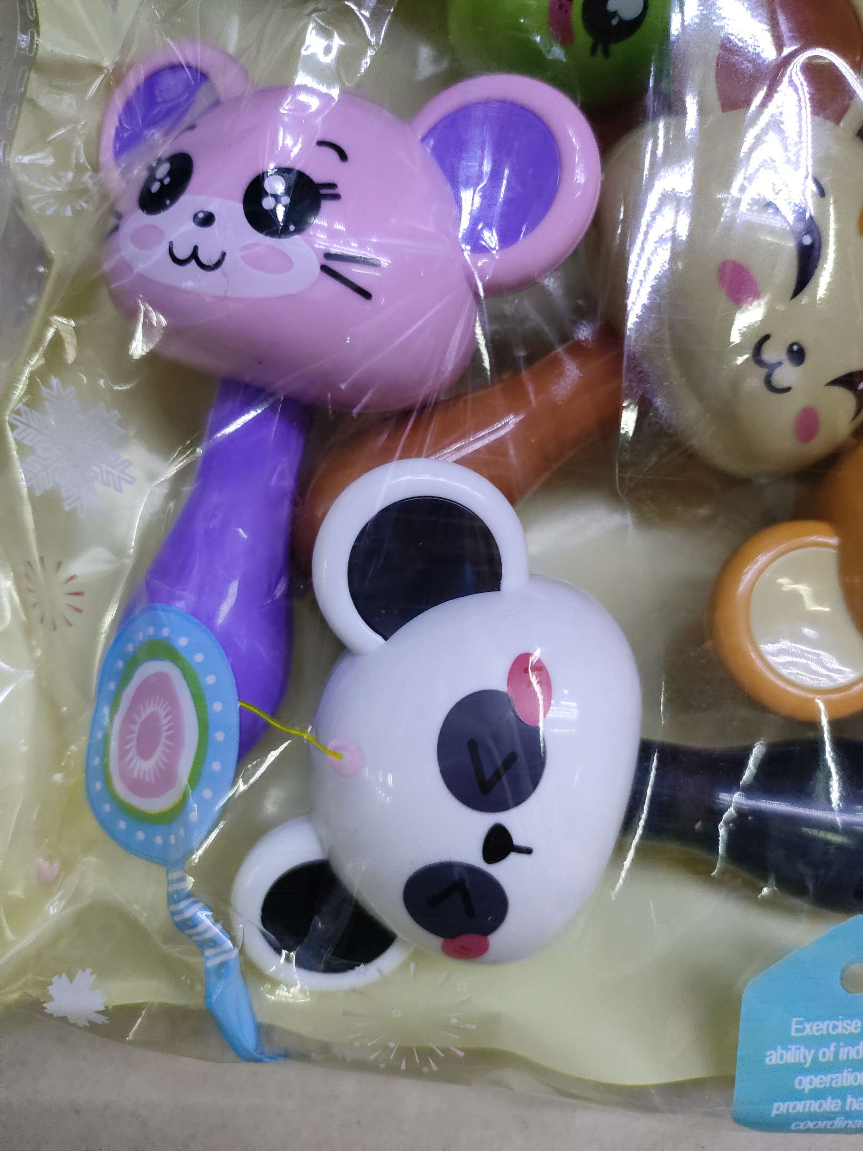 婴儿摇铃动物造型手摇沙锤，opp袋包装。6只/袋，4.2元/袋，288袋/箱。婴儿玩具新款时尚热销产品图