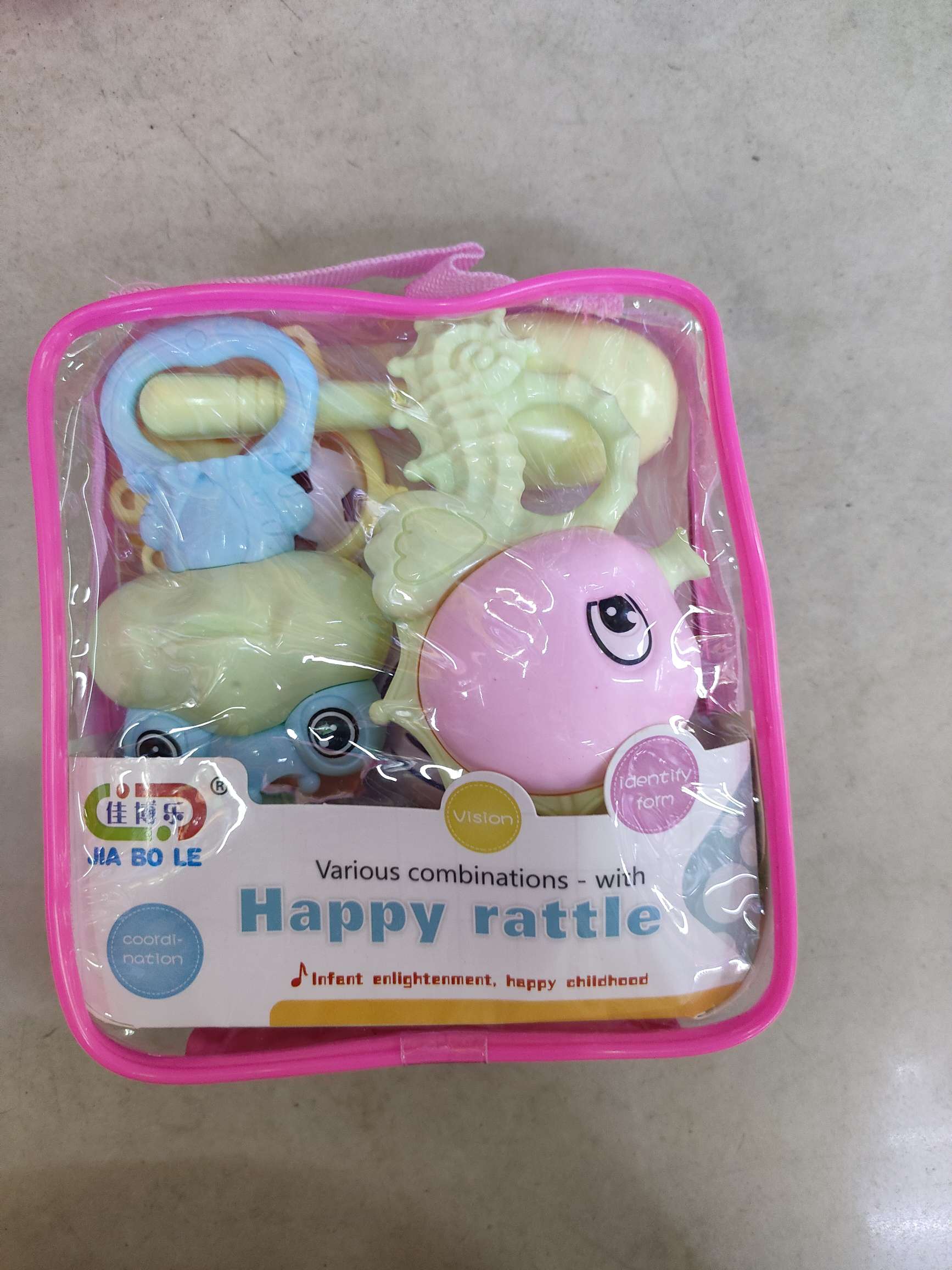 婴儿摇铃动物背包款，6只/包，7.3元/包，108包/箱。婴儿玩具新款热销