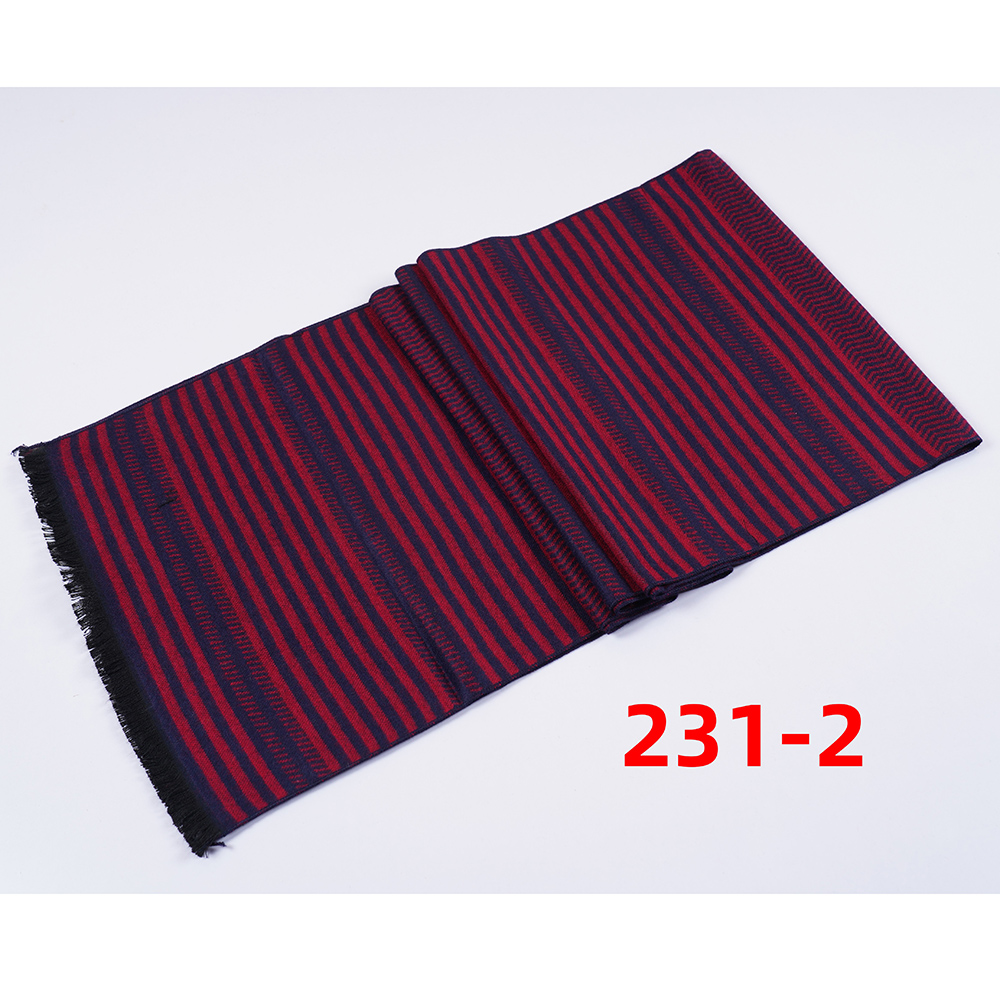 Men's Scarf with Striped Pattern in Winter