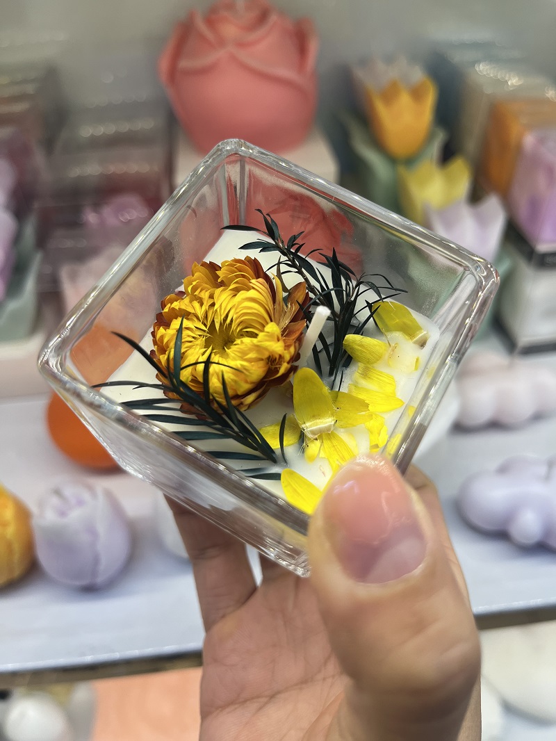 Instagram influencer best-selling export glass cups, dried flowers, soy scented candles, creative festival home souvenirs, scented candles, candles, scented candles, birthday candles, scented candles, scented candles, scented candles, scented craft candles, Christmas candles details Picture