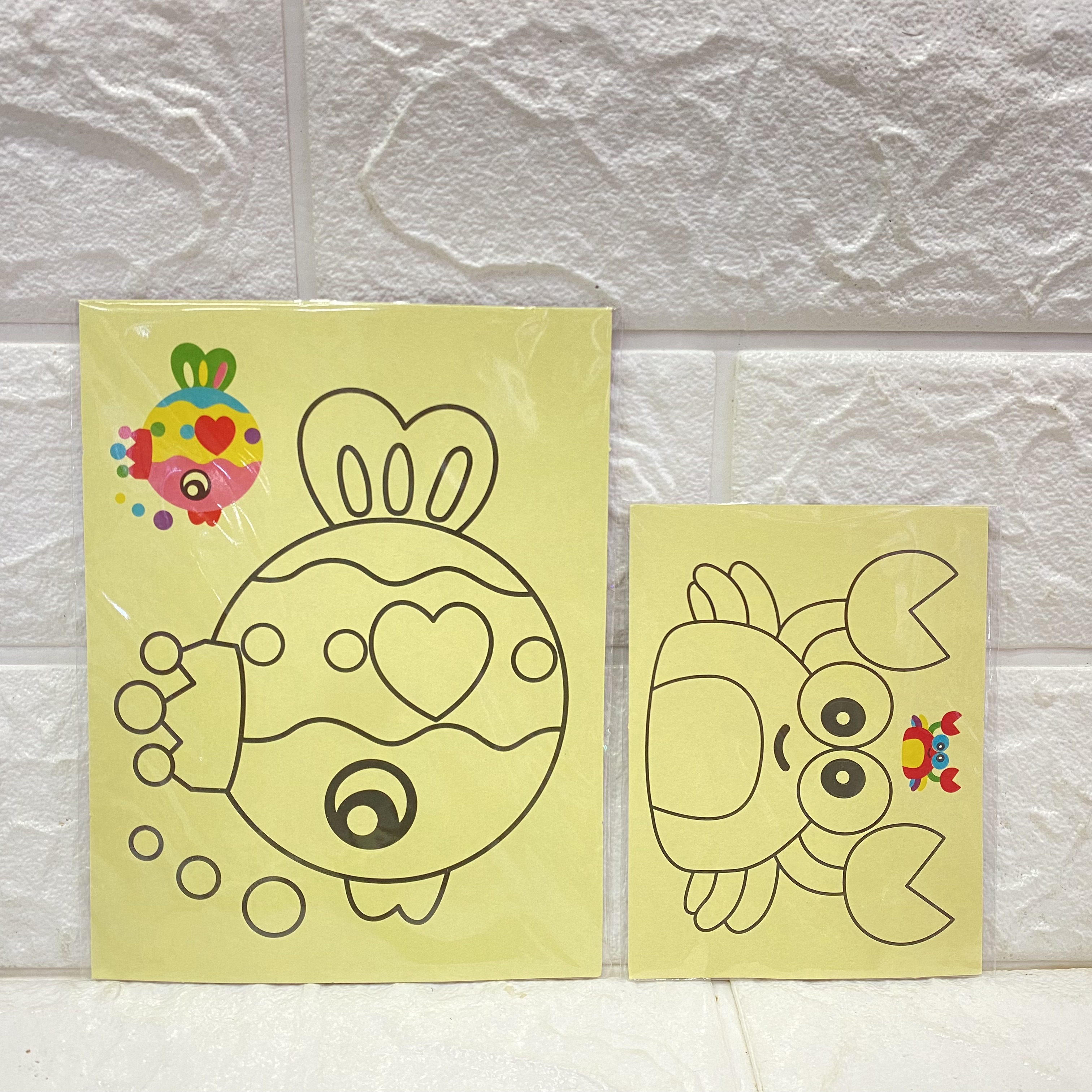 Children's sand painting diy set, hand-colored graffiti children's sand painting, yellow background small children's sand painting