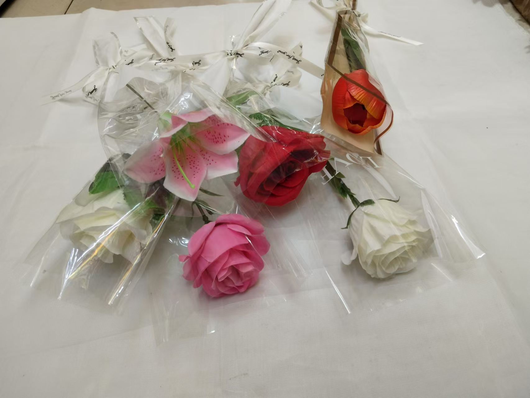 手工假花塑料花仿真花单只玫瑰花厂家直销批发假花DIY花艺母亲节教师节情人节礼物花店赠品
