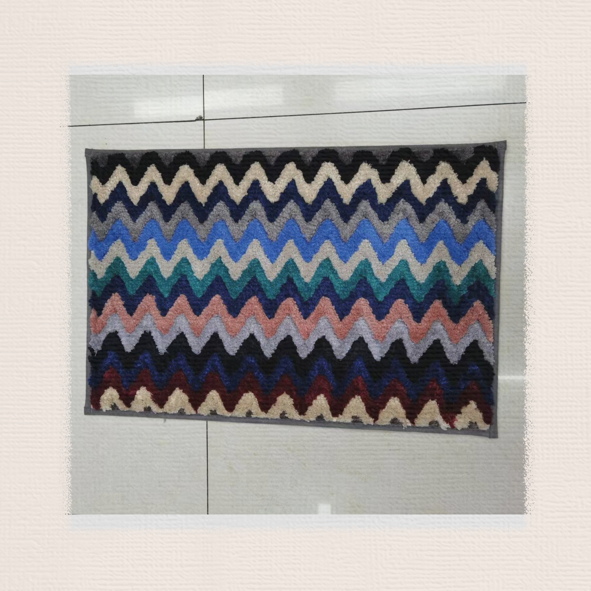New color tail yarn floor mat, water-absorbing anti-slip mat, door mat, carpet, floor mat, bathroom mat and kitchen mat. Randomly mixed colors. Size: 40*60cm Item Picture