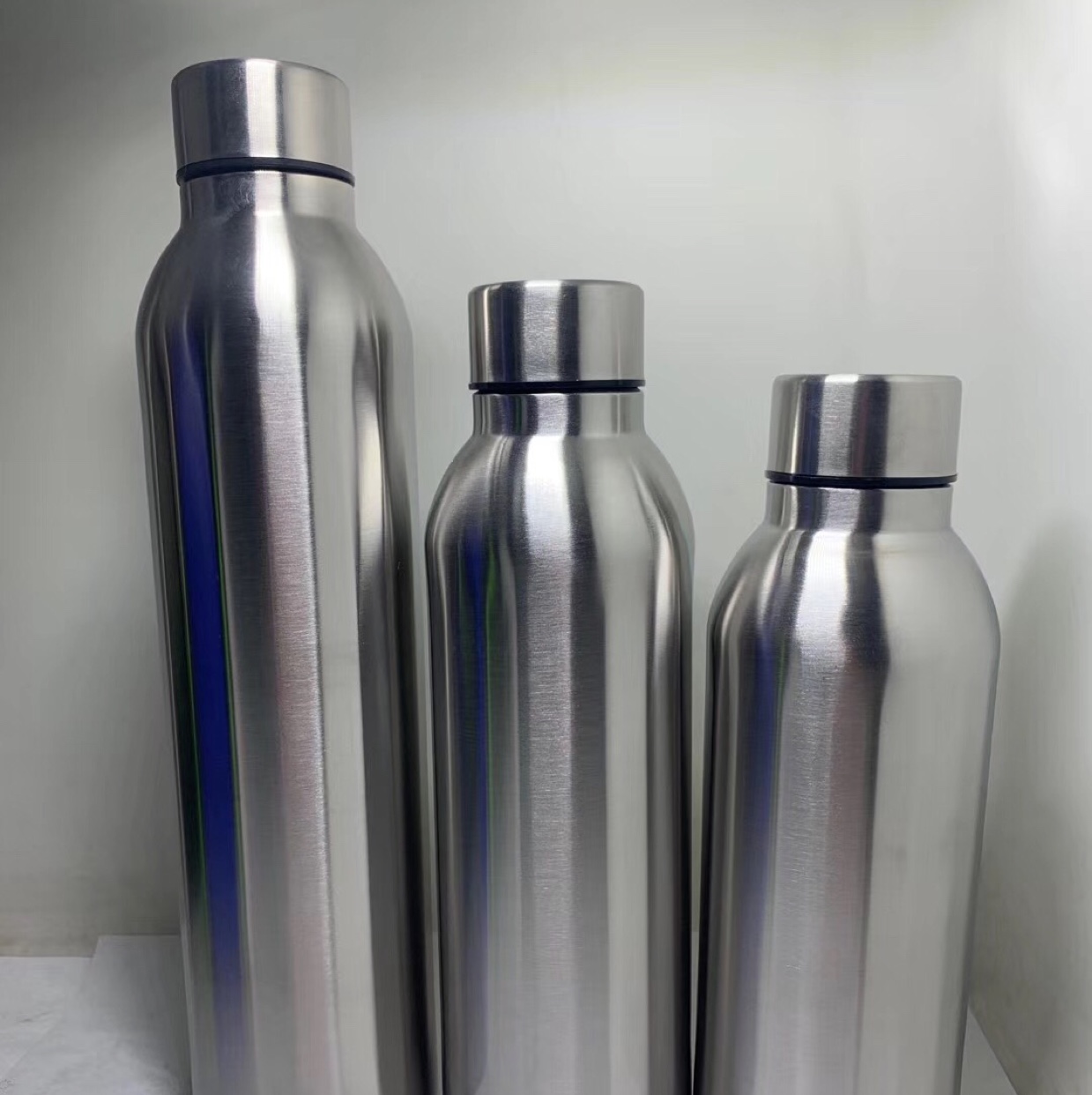 Stainless steel mugs in hardware kitchens and bathrooms details Picture