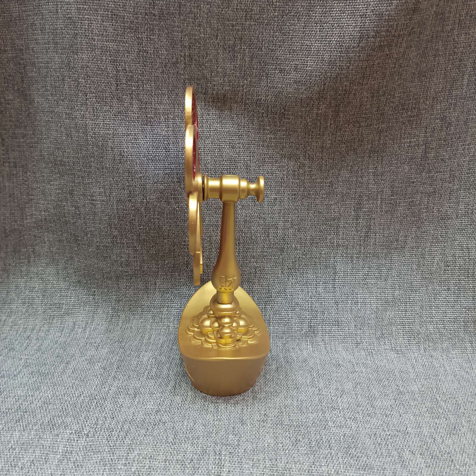 Zhonggong Craftsmanship benefits us and prospers. Red oil windmill ornaments bring good luck. Dragon and phoenix ingots, tourist souvenirs, excellent gifts, exquisite presents, blessing gifts, peace mascots, home decorations, small ornaments, festive items. Red oil Specification image