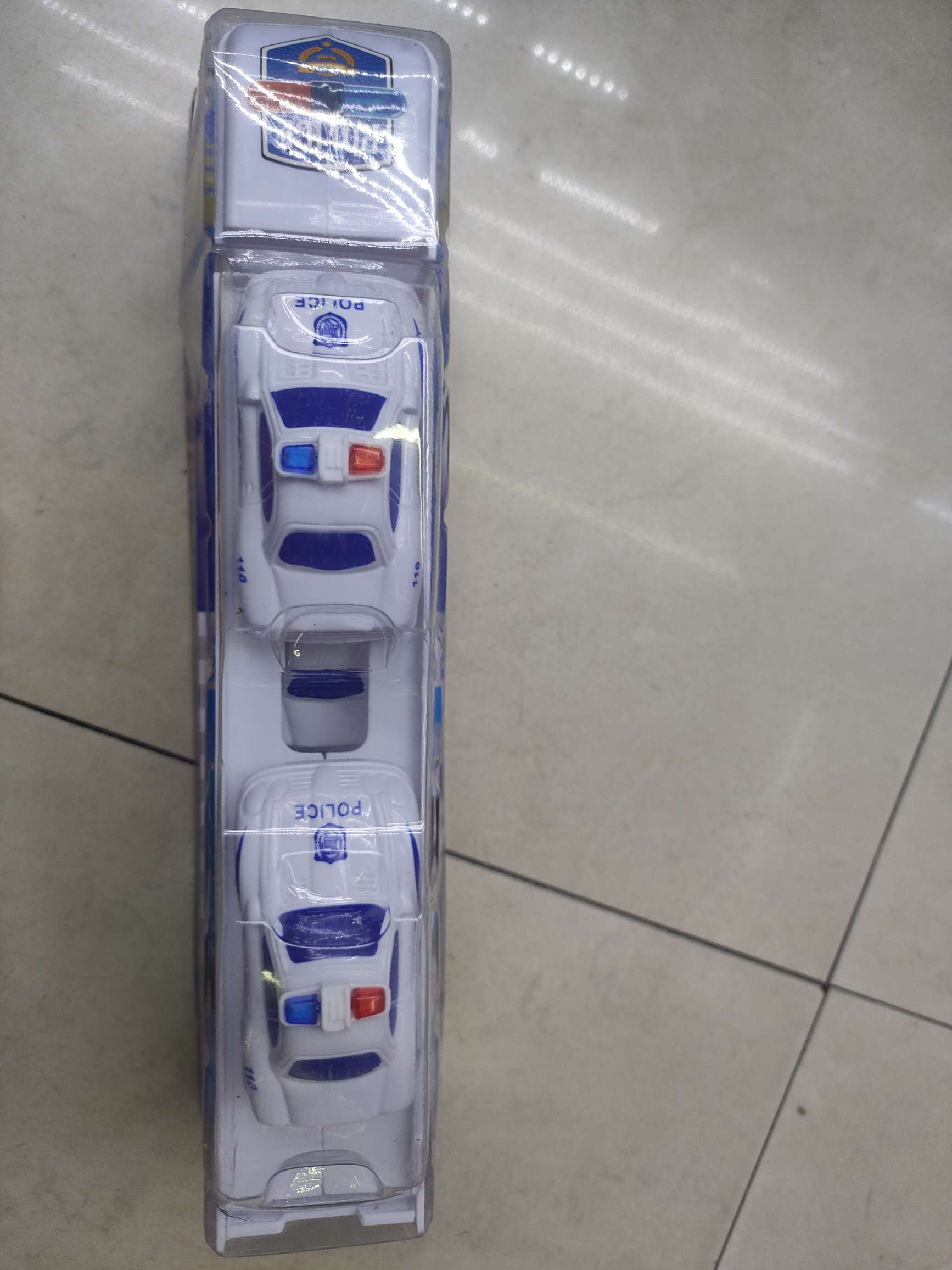 惯性拖头载滑行车，P罩包装，3款清装不混装。6.5元/个，96个/箱。汽车模型新款热销详情图3