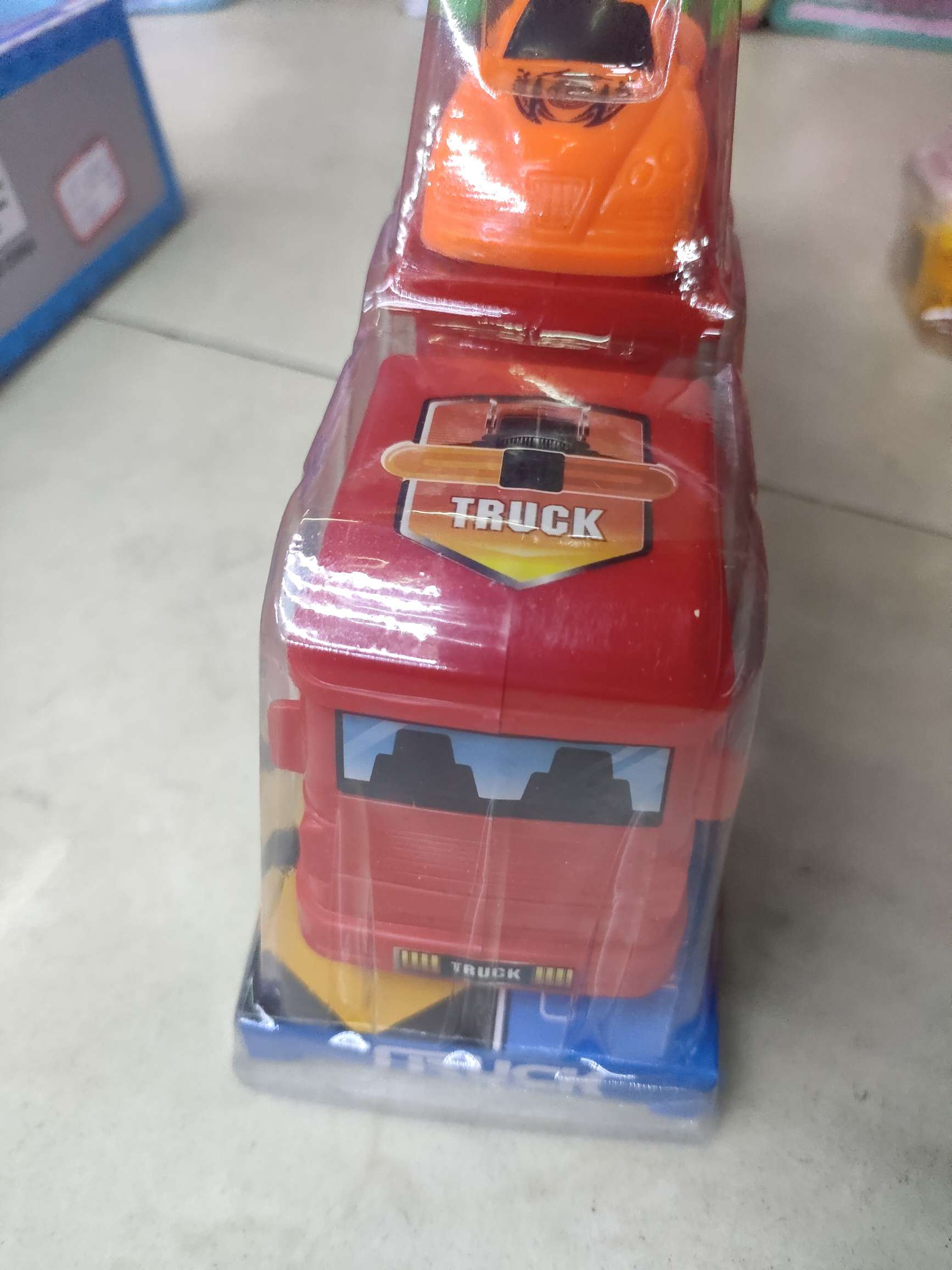 惯性拖头载滑行车，P罩包装，3款清装不混装。6.5元/个，96个/箱。汽车模型新款热销详情图8