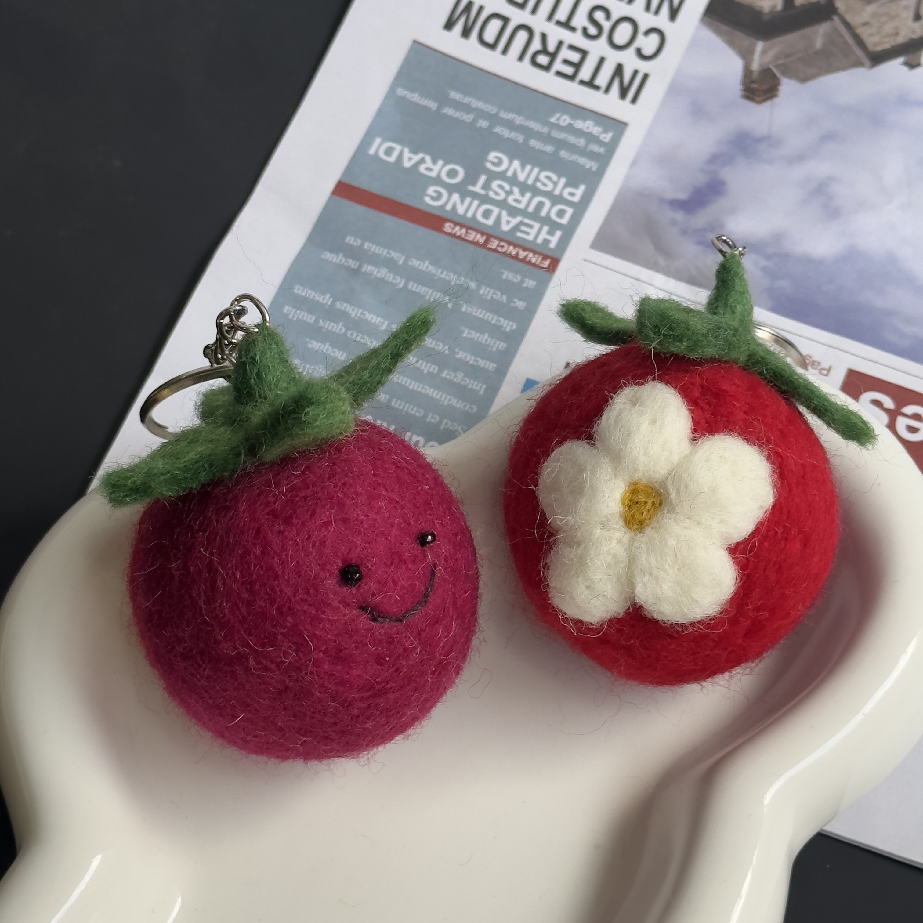 果蔬系羊毛毡挂件miu系包挂高颜值玩偶钥匙扣配饰配件饰品挂件详情9