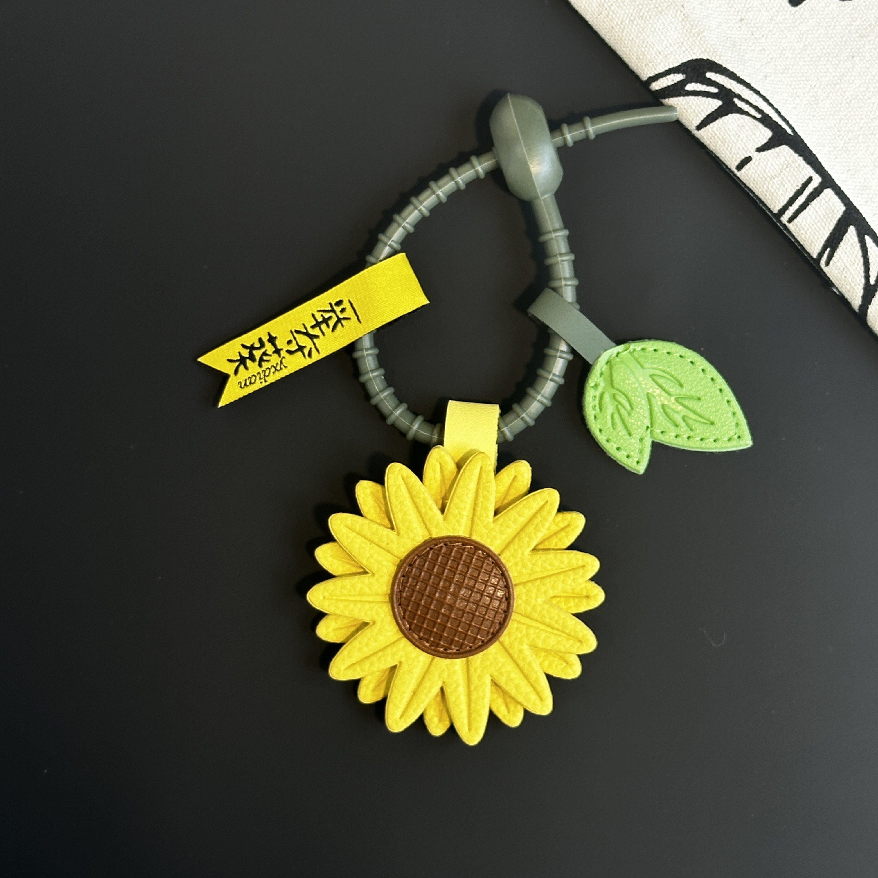 腊肠狗手绳包包挂饰合集可爱高颜值皮质挂件好寓意钥匙扣组合挂件详情16