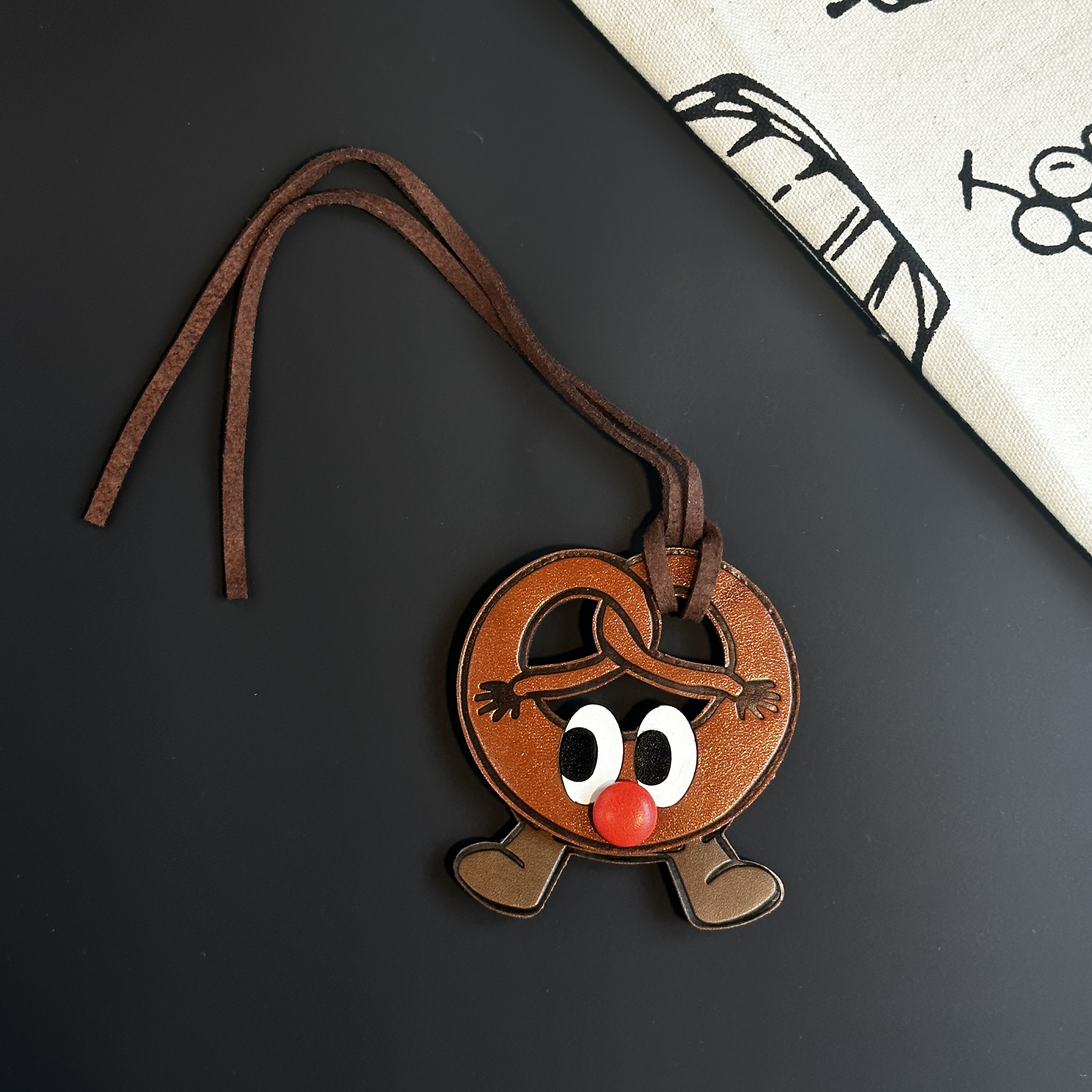 腊肠狗手绳包包挂饰合集可爱高颜值皮质挂件好寓意钥匙扣组合挂件详情9