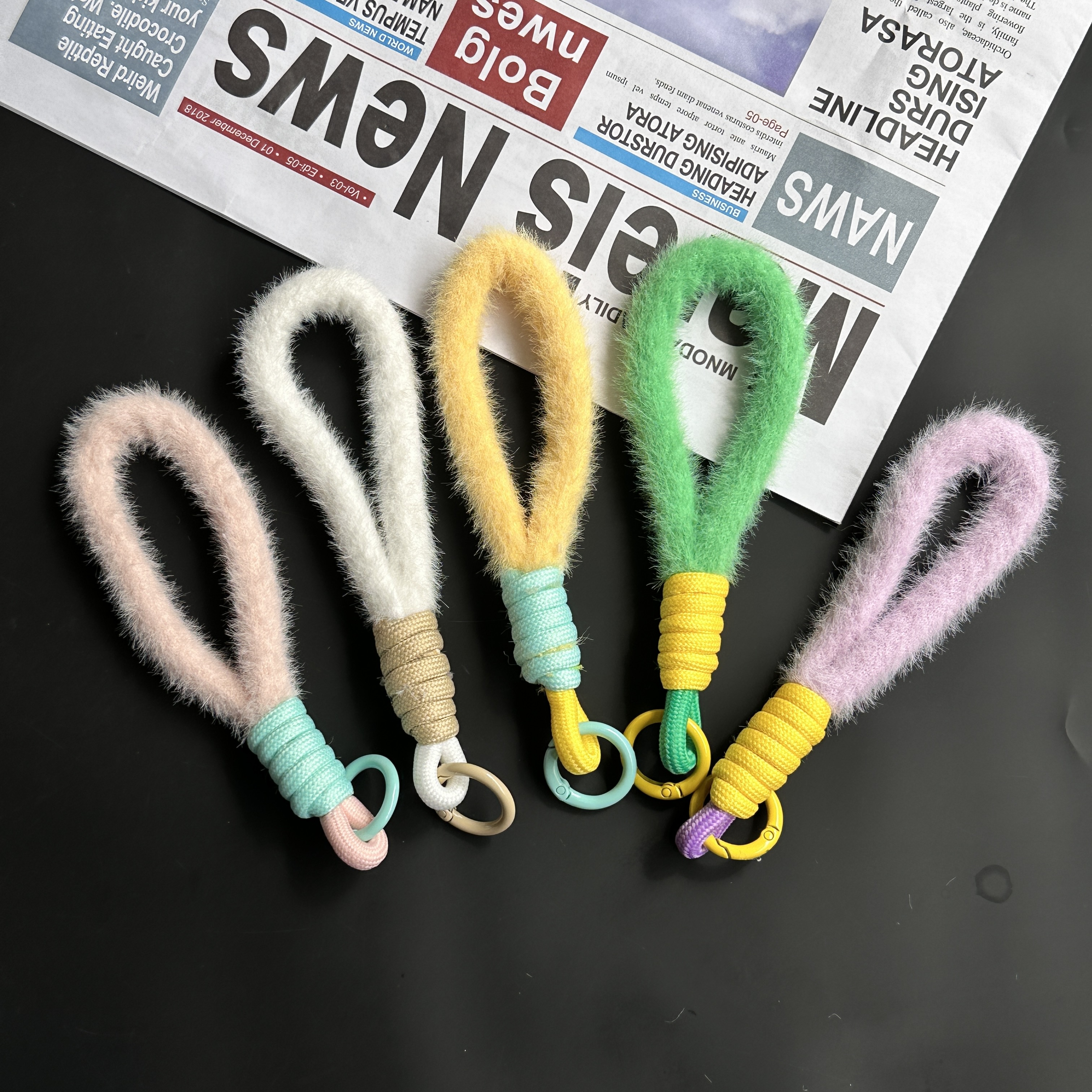 钥匙扣/流沙/毛绒挂件/拉布布/钥匙扣配件白底实物图