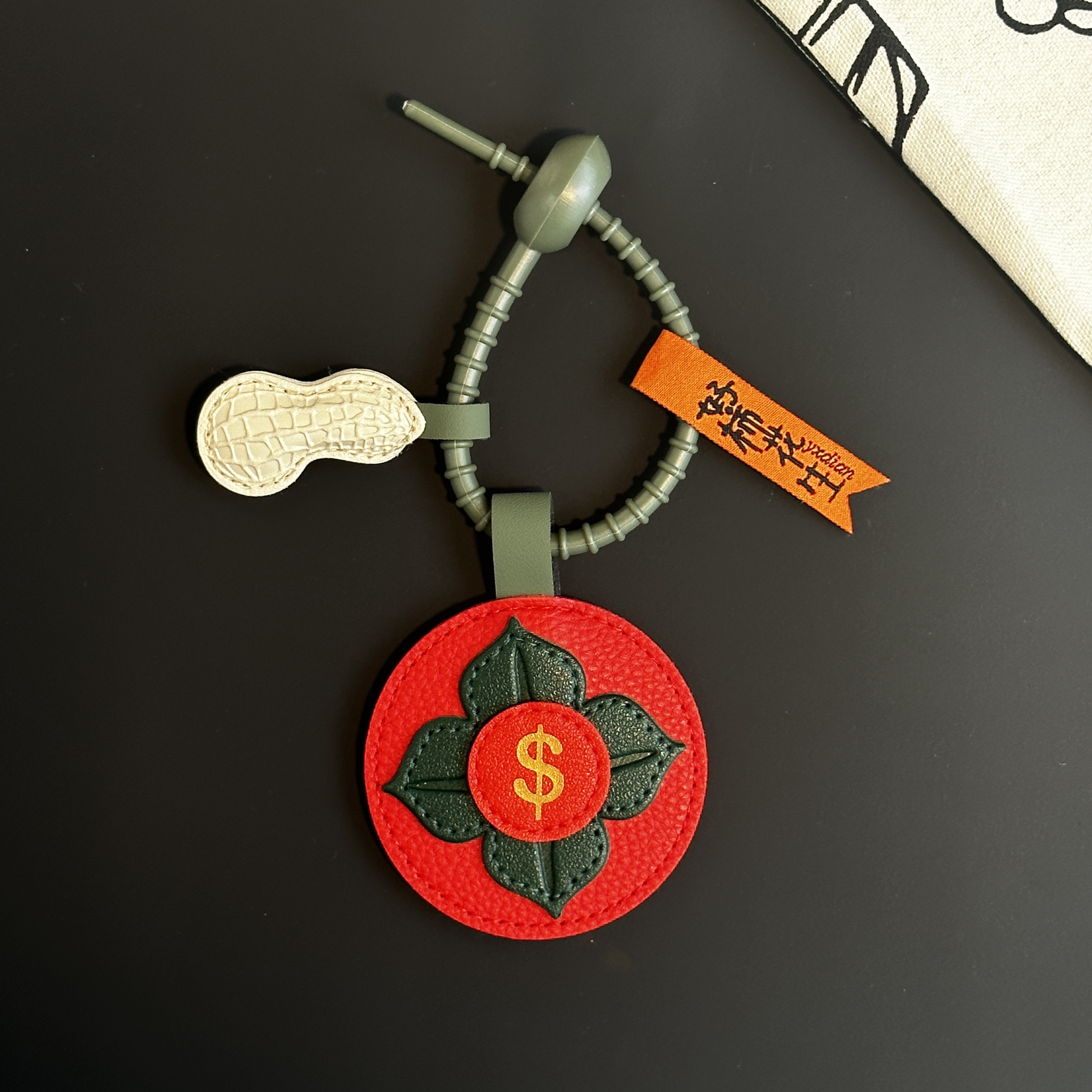 腊肠狗手绳包包挂饰合集可爱高颜值皮质挂件好寓意钥匙扣组合挂件详情14