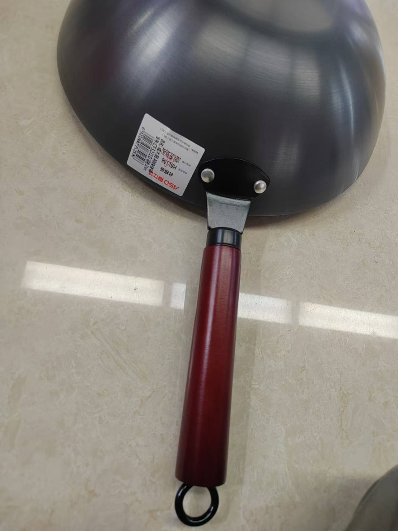 Aishida uncoated non-stick wok, traditional iron wok, old-fashioned wok, household gas stove, induction cooker, suitable flat pan, cookware, aluminum wok, kitchenware, glass lid wok, iron wok, non-stick wok, foreign kitchen utensils, gift cookware Application Scenario