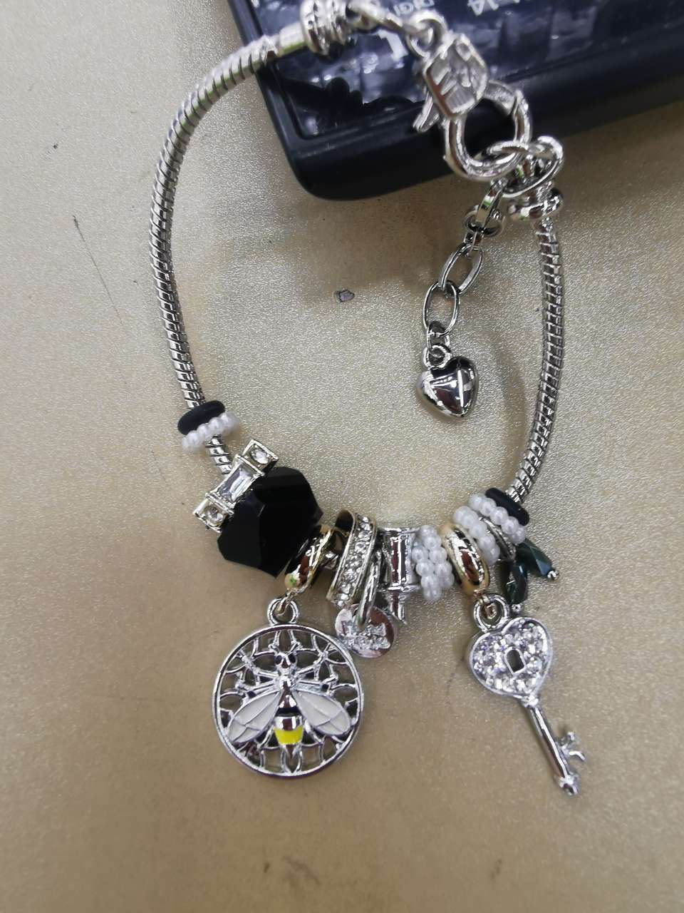 和田玉手镯沙金银手饰 玉镯精致饰品 手镯女款时尚潮流配饰手镯