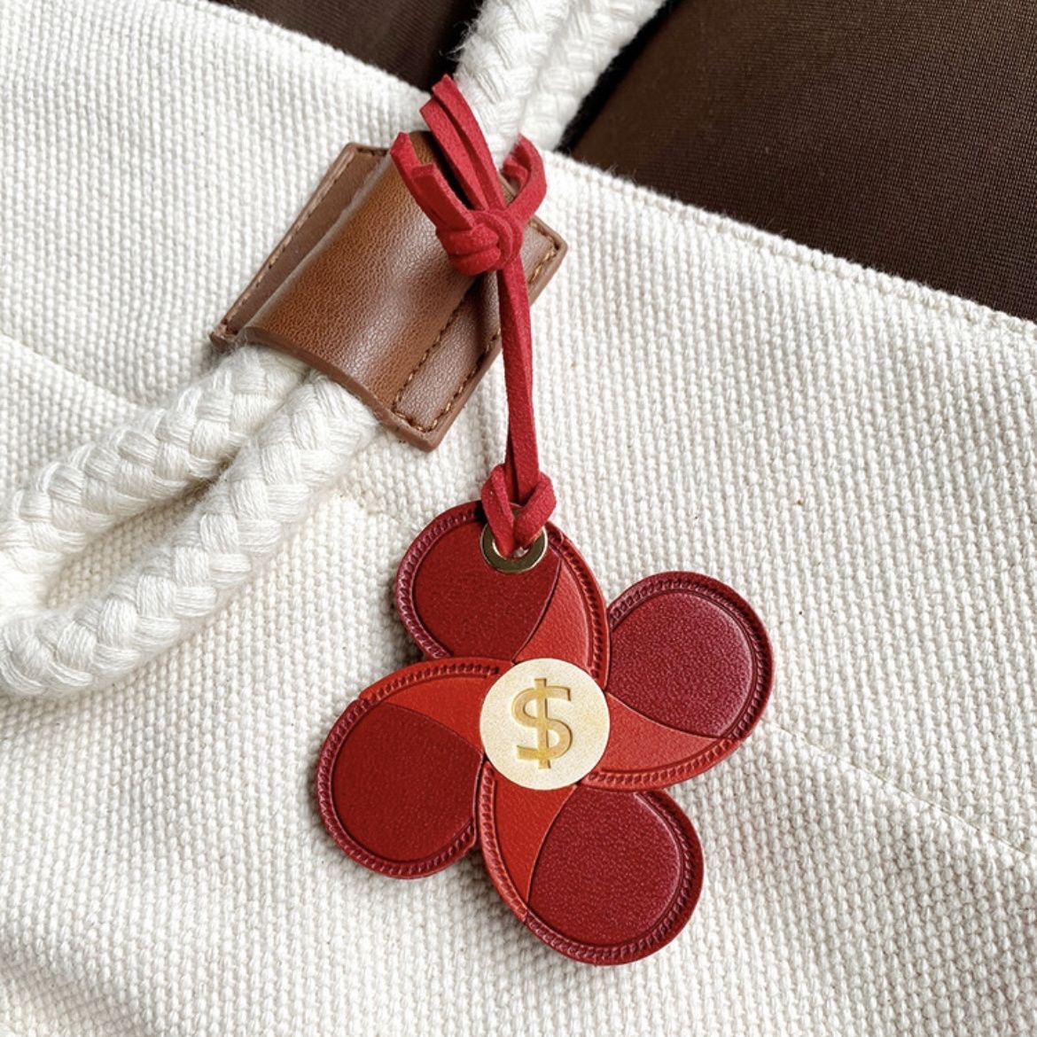 腊肠狗手绳包包挂饰合集可爱高颜值皮质挂件好寓意钥匙扣组合挂件详情25