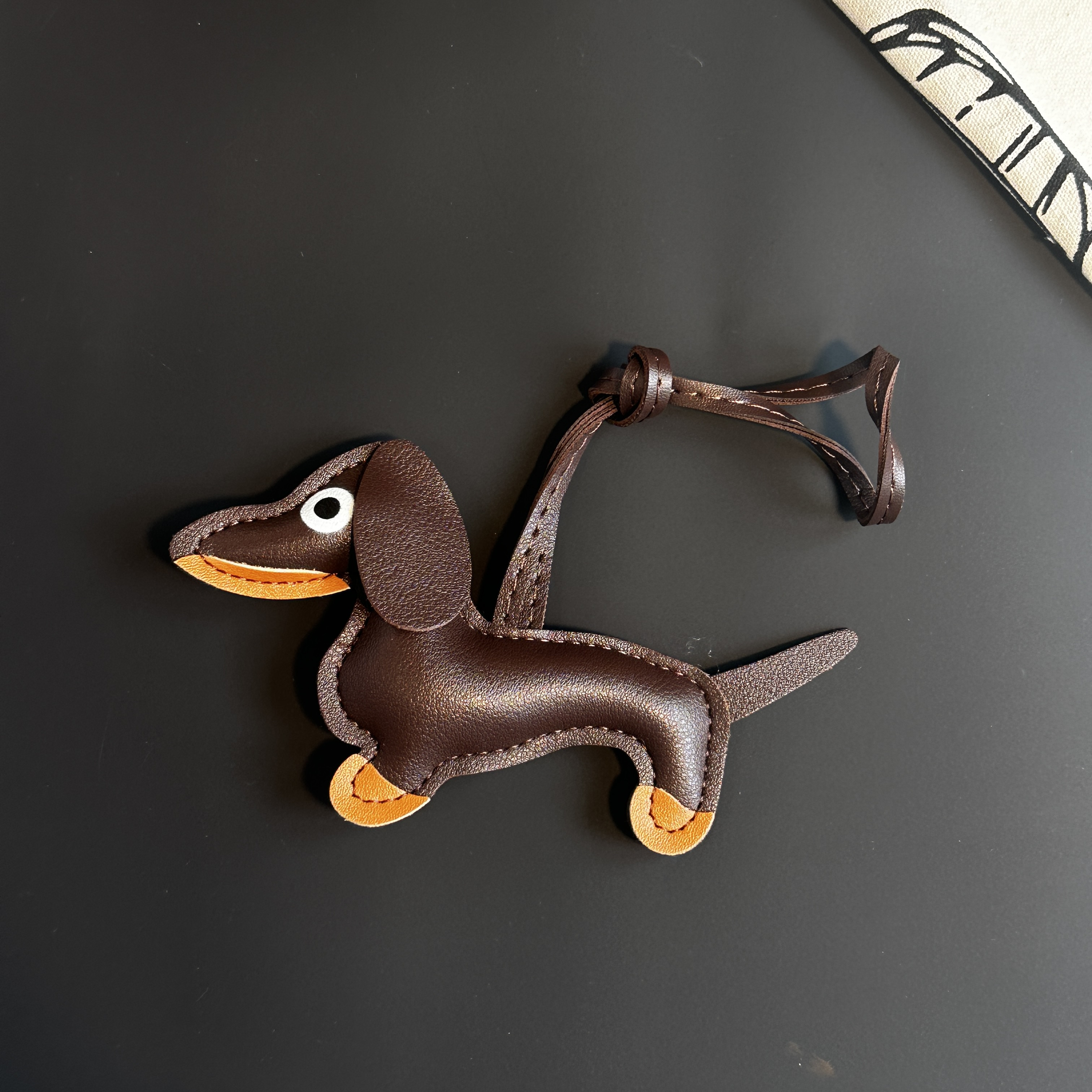 腊肠狗手绳包包挂饰合集可爱高颜值皮质挂件好寓意钥匙扣组合挂件详情7