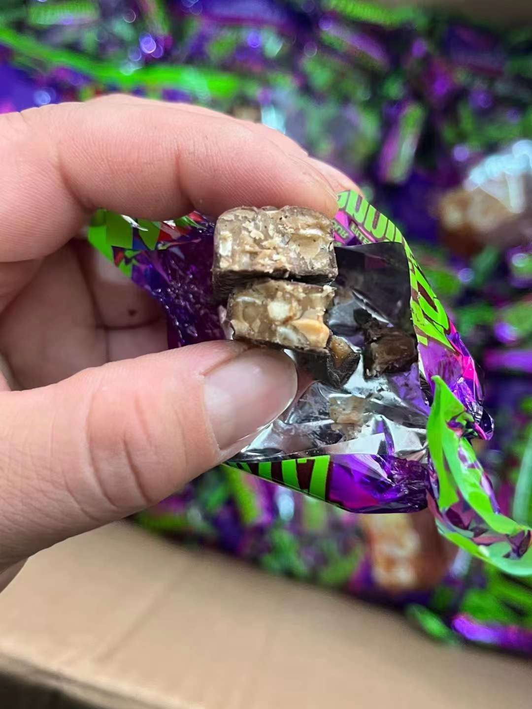 俄罗斯紫皮糖到货，年货糖果货源批发一箱20斤，8.5一斤，15件箱起发。我们的紫皮糖来源自俄罗斯配方详情图7