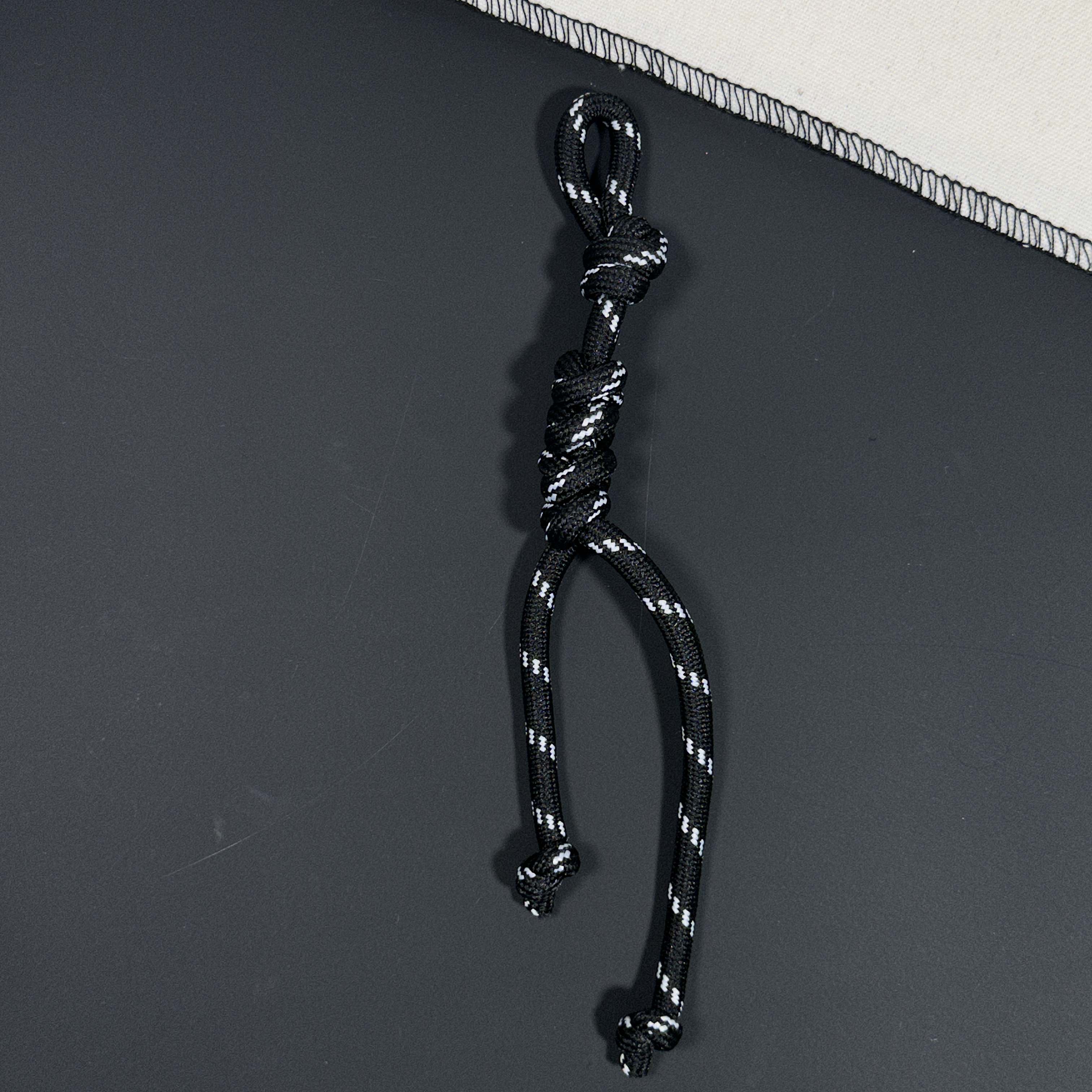 爆款手机挂绳diy手绳编织包包配饰miumiu风钥匙扣装饰挂件挂饰详情24