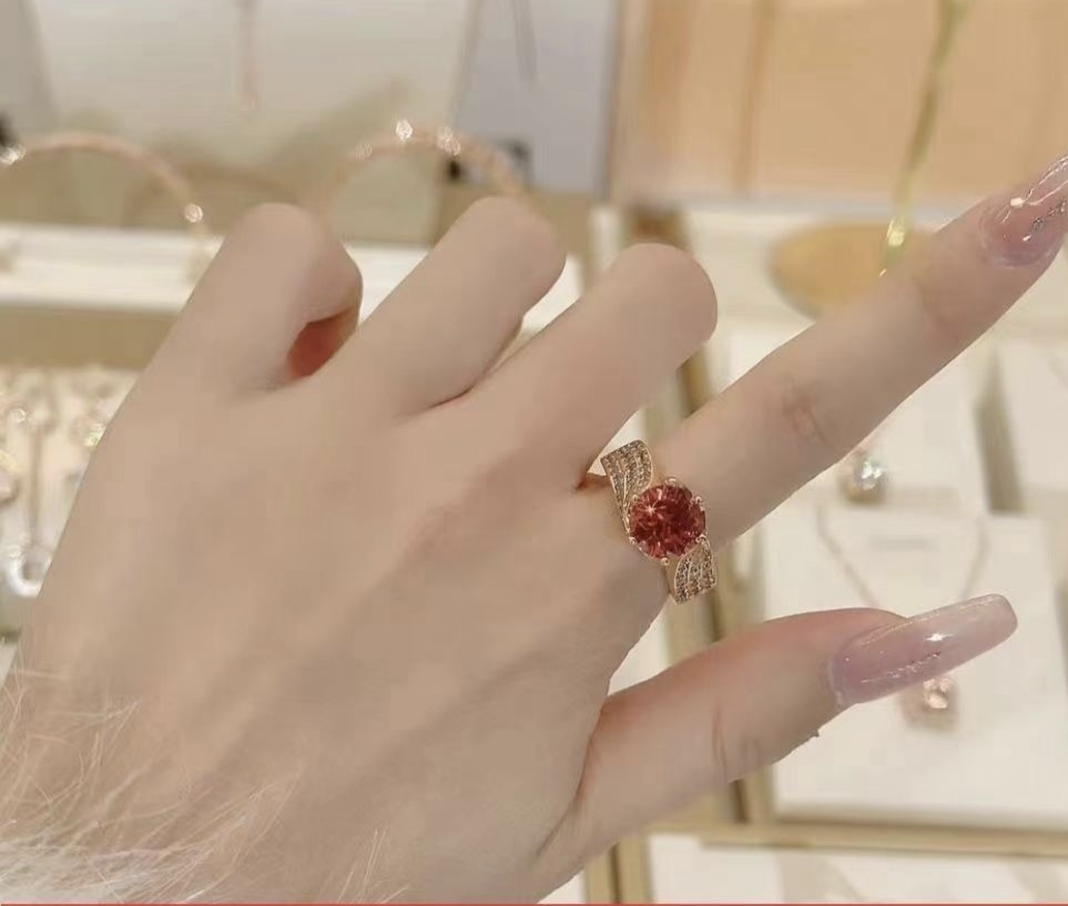 Hot-selling Rose Three Worlds Love Princess Pigeon Egg 5-carat and 3-carat high-end Moissanite luxury ins women's ring jewelry detail image 3