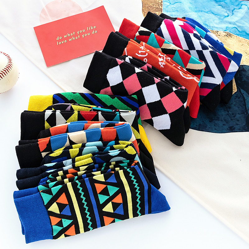 New sporty and casual cotton socks, geometric trendy socks, trendy socks, Amazon export men's cotton socks Specification image