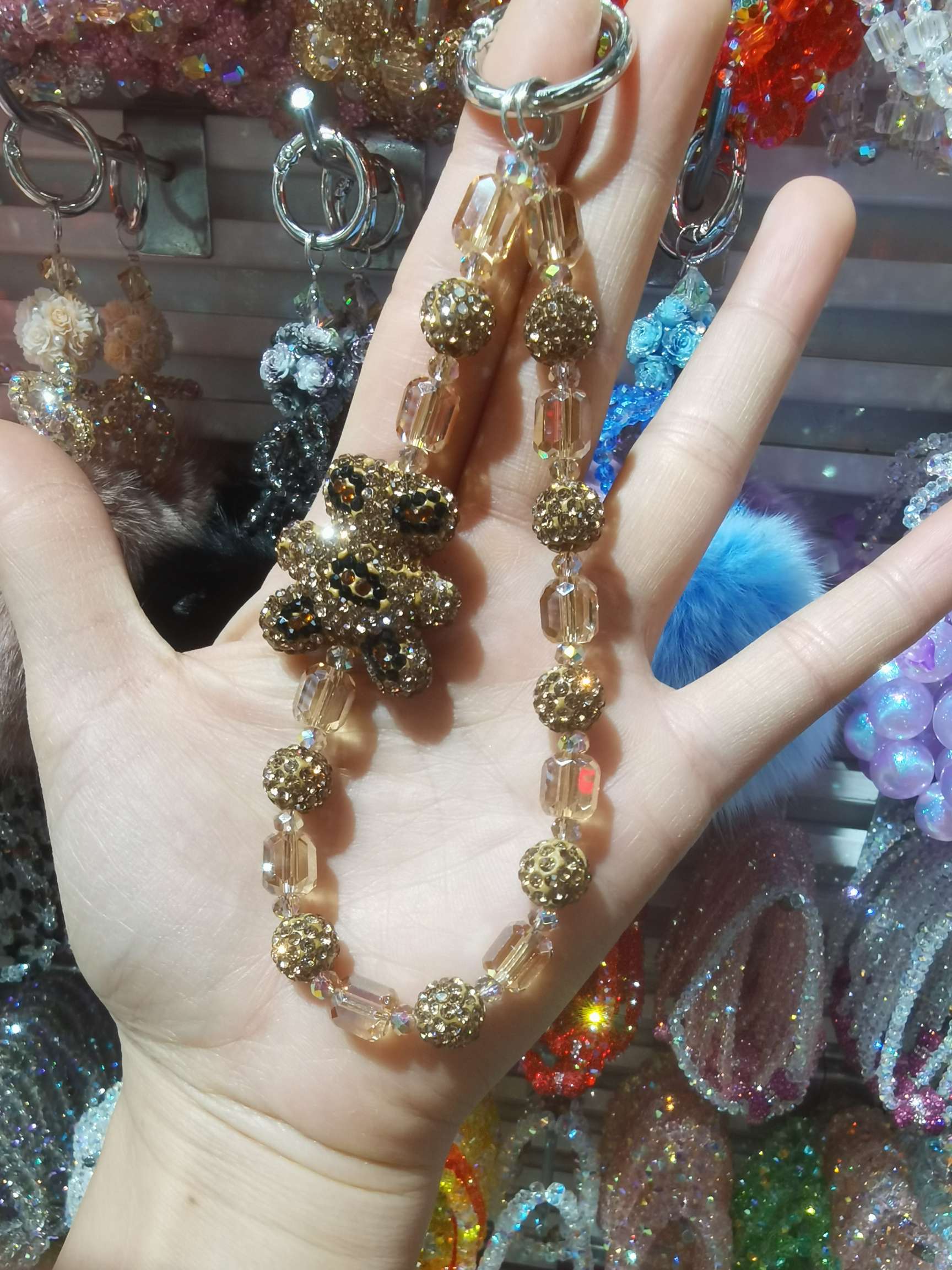 陶泥点钻。小熊手机挂件。K九水晶图