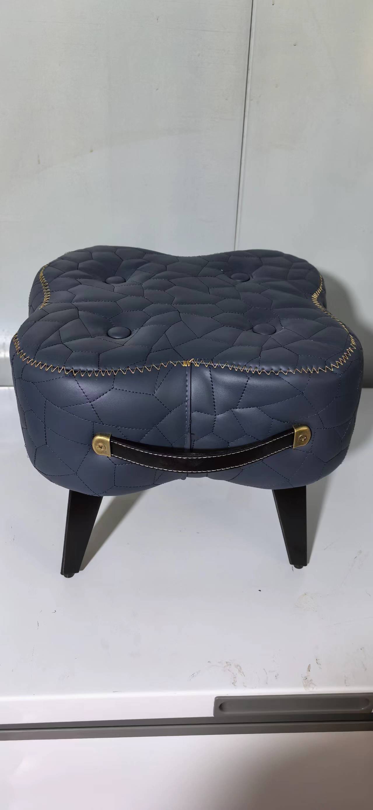 Leather stool flowers Application Scenario