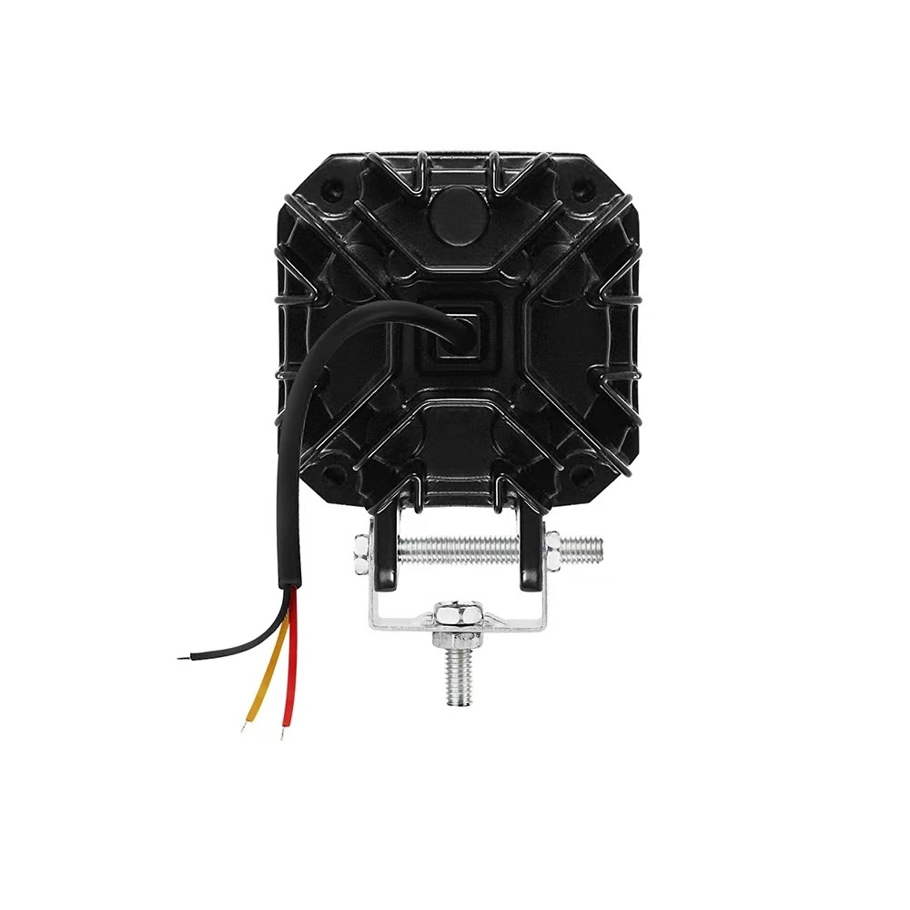 Automobile LED spotlights, off-road vehicle spotlights, high-power headlights, high beams, bumper lights, yellow light for both eyes Specification drawing