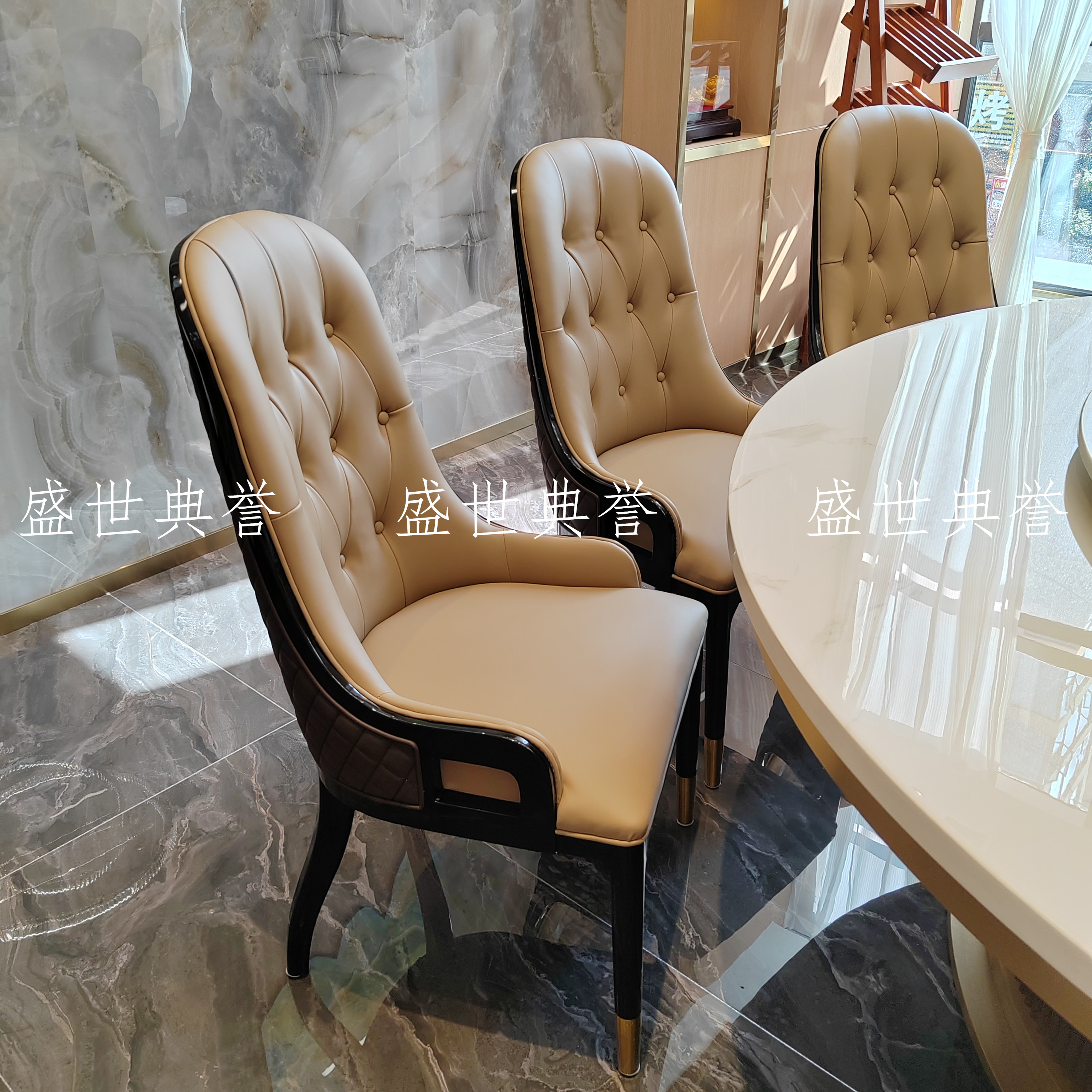 Yangzhou International Banquet Center private room solid wood dining chairs, light luxury electric dining tables and chairs, club business banquet solid wood chairs