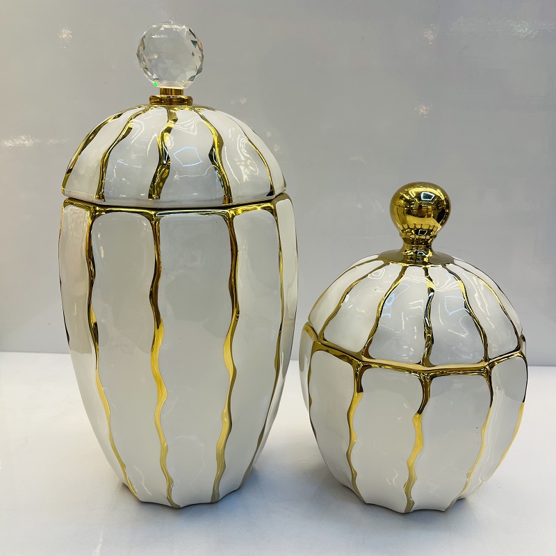 Vertical wave striped ceramic vases, Nordic modern American style living room decorative items, flower arrangements, flower vases, home decorative items, vase ornaments, ceramic vases, soft decorative items, vase wholesale, vase ornaments, traditional cultural ceramic products