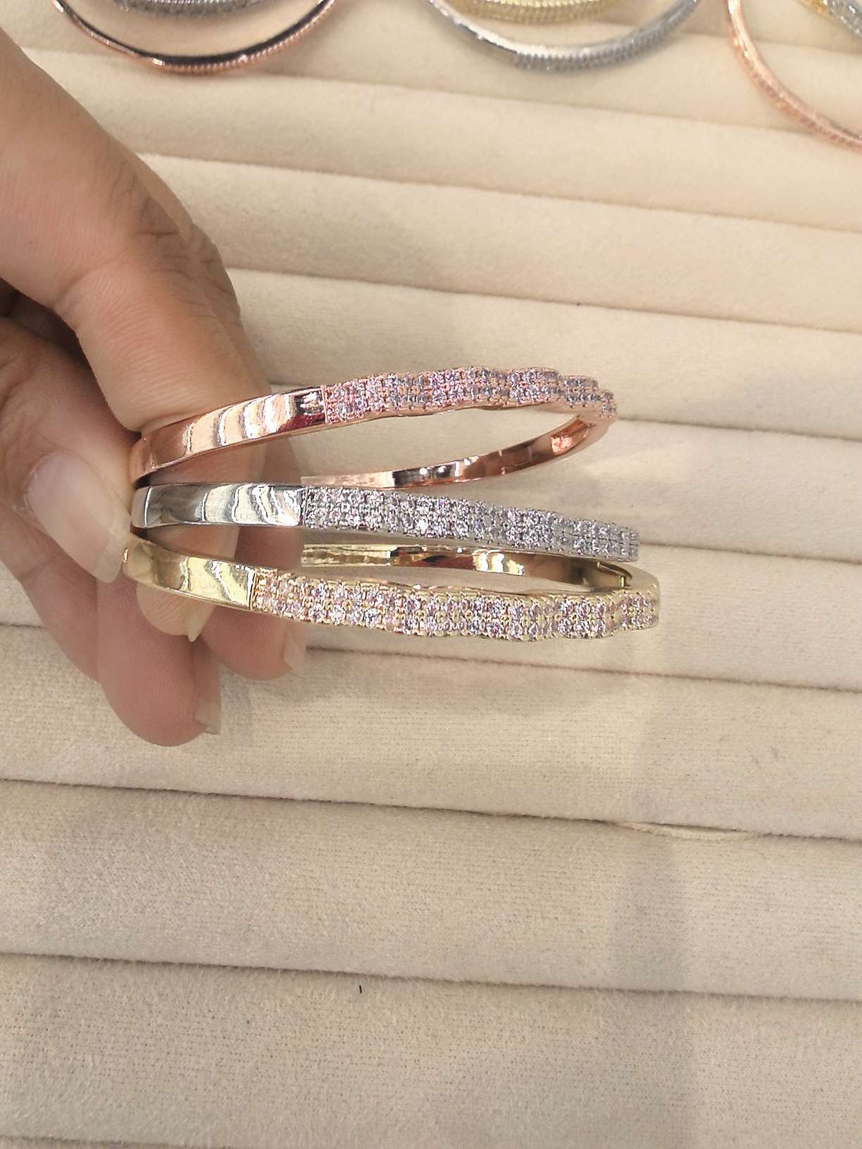 Copper-inlaid zircon bracelet for women, irregular and versatile bracelet accessory, simple, fashionable, individual and trendy accessory details Picture