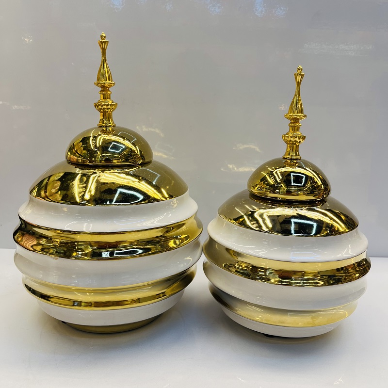 Gold and white coarse striped covered ceramic vase, Nordic modern American style living room decoration item, flower arrangement vase, home decoration item, vase decoration item, ceramic vase, vase decoration item, plain vase for the entrance hall, souvenir vase decoration details Picture