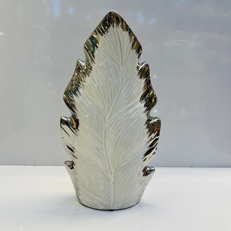 Gold and silver edge leaf ceramic vases, Nordic modern American style living room decorative items, flower vases, home decorative items, vase ornaments, ceramic vases, wholesale vases, vase ornaments, plain vases for the entrance hall, traditional cultural ceramic products pic 4