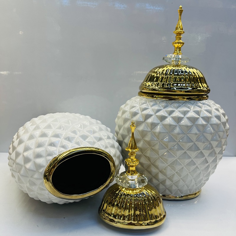 Convex rhombus-shaped ceramic vases, Nordic modern American style living room decorative items, flower arrangements, flower vases, home decorative items, vase ornaments, ceramic vases, soft decorative items, vase ornaments, wholesale of vases, traditional cultural ceramic products Application Scenario