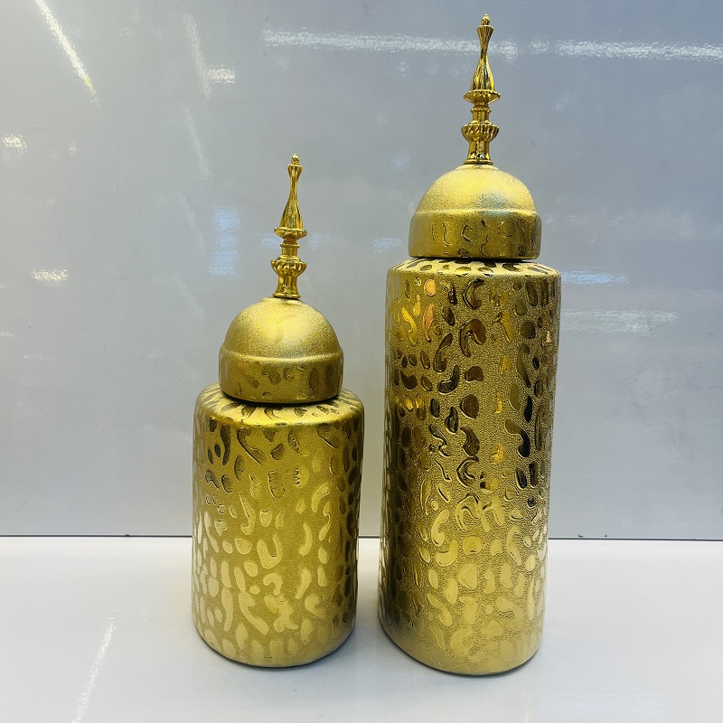 Golden covered ceramic vase, Nordic modern American style living room decoration item, flower arrangement vase, home decoration item, vase decoration item, ceramic vase, soft decoration item, vase decoration item, plain vase for the entrance hall, traditional cultural ceramic products pic 3