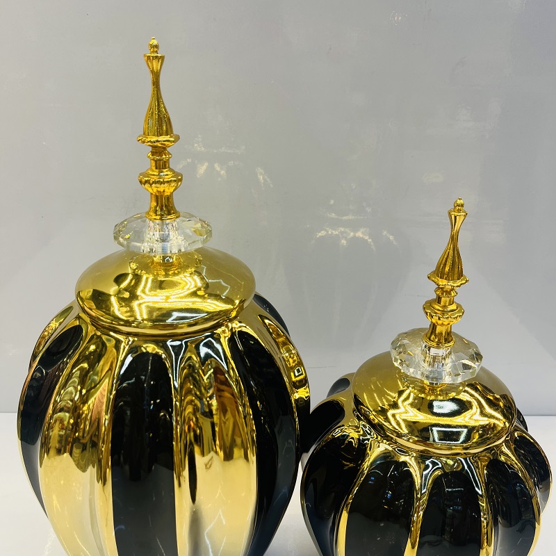 Gold and black vertical ceramic vases, Nordic modern American style living room decorative items, flower arrangements, flower vases, home decorative items, vase ornaments, ceramic vases, soft decorative items, wholesale vases, vase ornaments, vase displays, handicrafts and ornaments Specification image