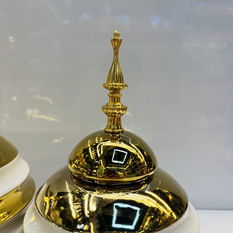 Gold and white coarse striped covered ceramic vase, Nordic modern American style living room decoration item, flower arrangement vase, home decoration item, vase decoration item, ceramic vase, vase decoration item, plain vase for the entrance hall, souvenir vase decoration pic 3