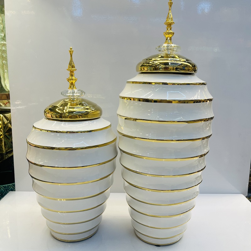 Fine gold striped ceramic vases, Nordic modern American style living room decorative items, flower arrangements, flower vases, home decorative items, vase ornaments, ceramic vases, soft decorative items, wholesale vases, vase ornaments, vase displays, handicrafts and ornaments