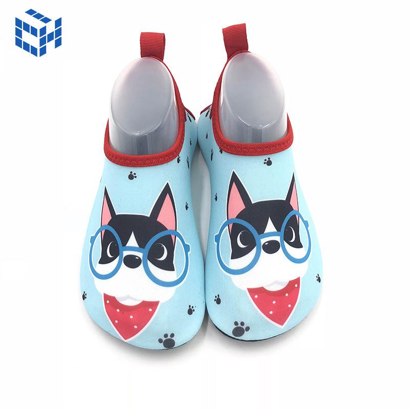 children's swimming shoes water park cartoon rubber sole beach socks shoe stickers skin anti-slip anti-cut dive boots details Picture