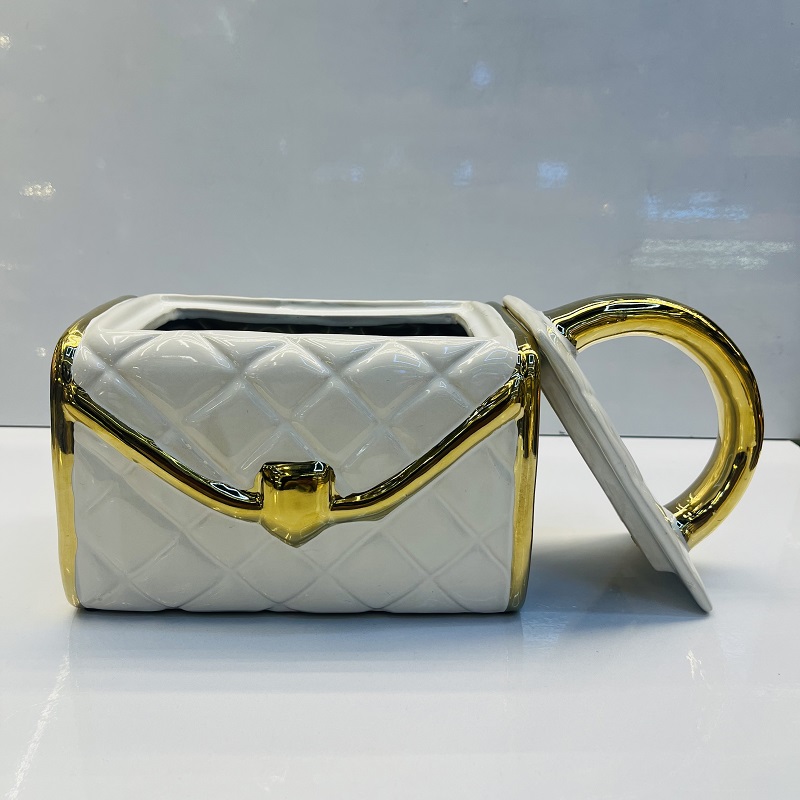 Handbag ceramic vases, Nordic modern American style living room decoration items, gold-rimmed flower vases, home decoration items, vases, glass vase decorations, ceramic vases, vase decorations, plain vases for the entrance hall, vase decorations, handicrafts and ornaments Specification image