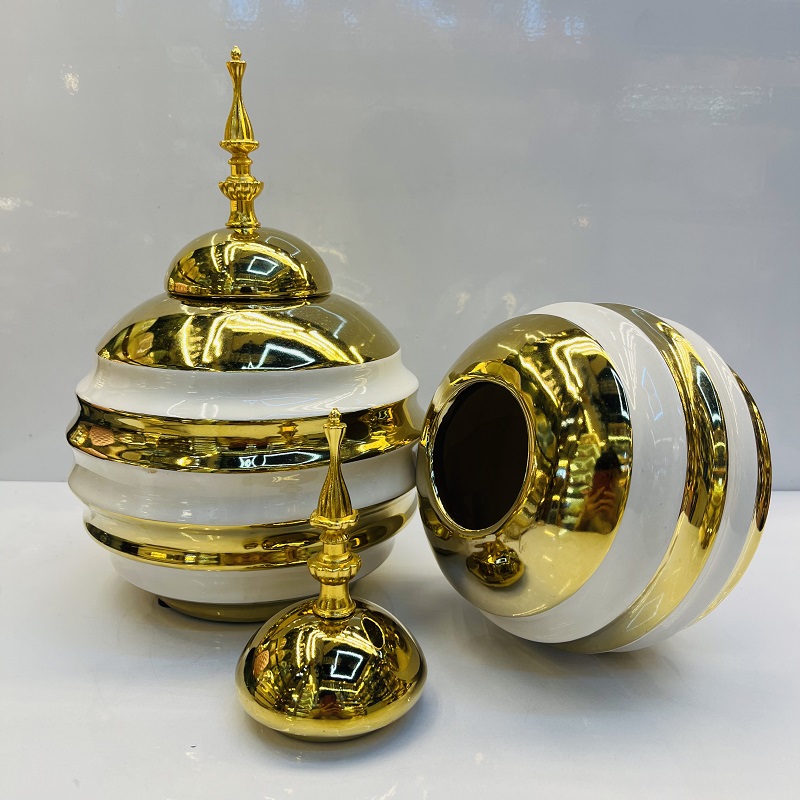 Gold and white coarse striped covered ceramic vase, Nordic modern American style living room decoration item, flower arrangement vase, home decoration item, vase decoration item, ceramic vase, vase decoration item, plain vase for the entrance hall, souvenir vase decoration pic 6