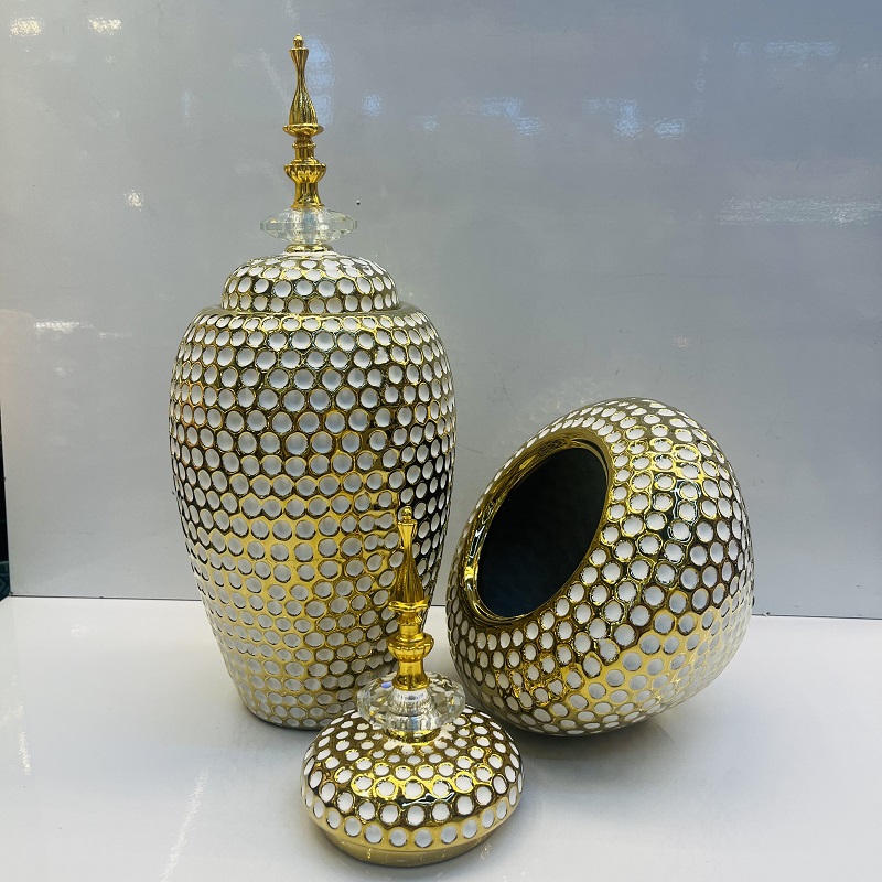 Golden white dot ceramic vase, Nordic modern American style living room decoration item, flower arrangement vase, home decoration item, vase decoration item, ceramic vase, soft decoration item, vase decoration item, traditional culture ceramic products Specification image